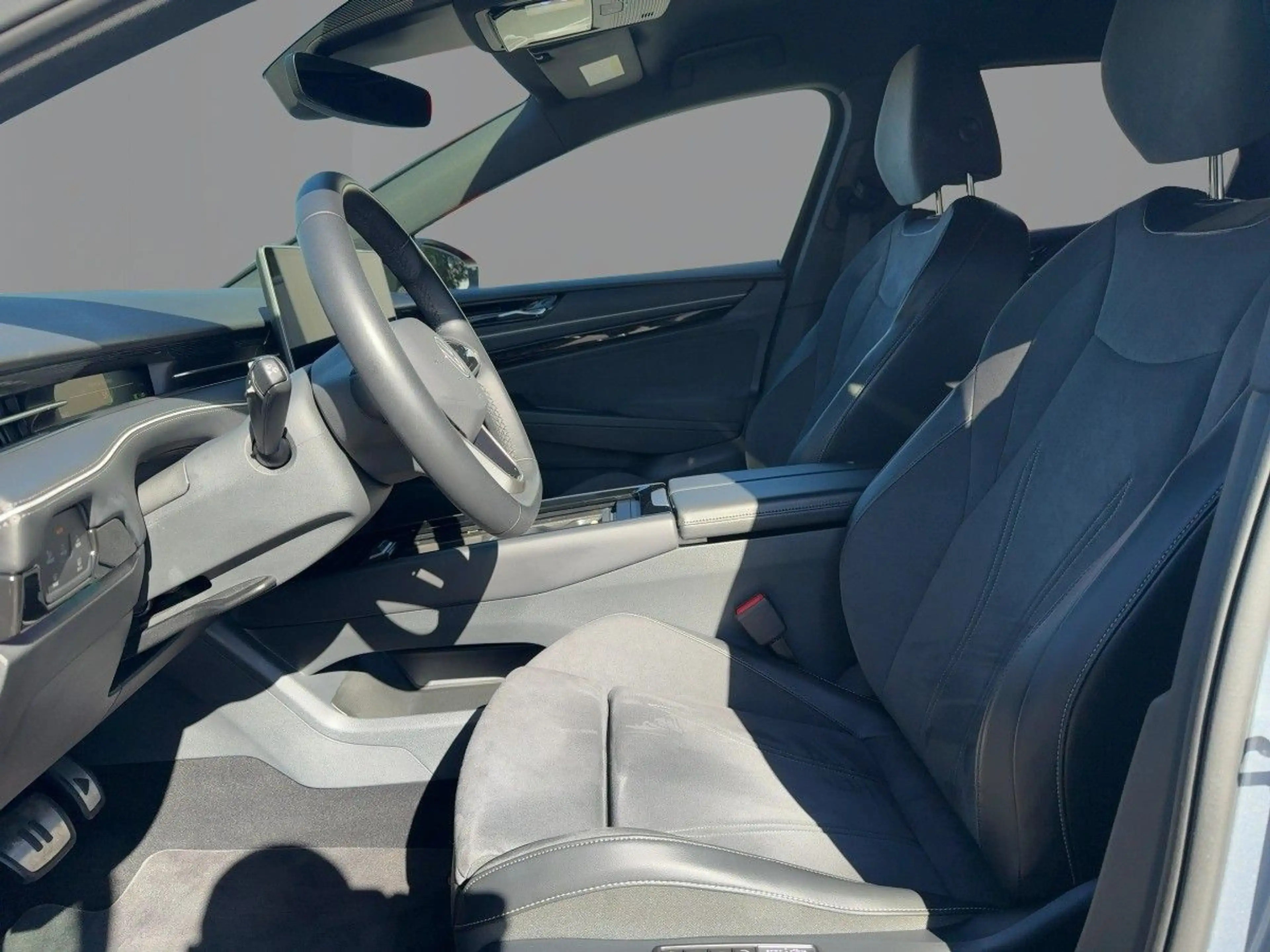 Volkswagen ID.7 Pro  AHK CarPlay Head-up Navi — photo 9