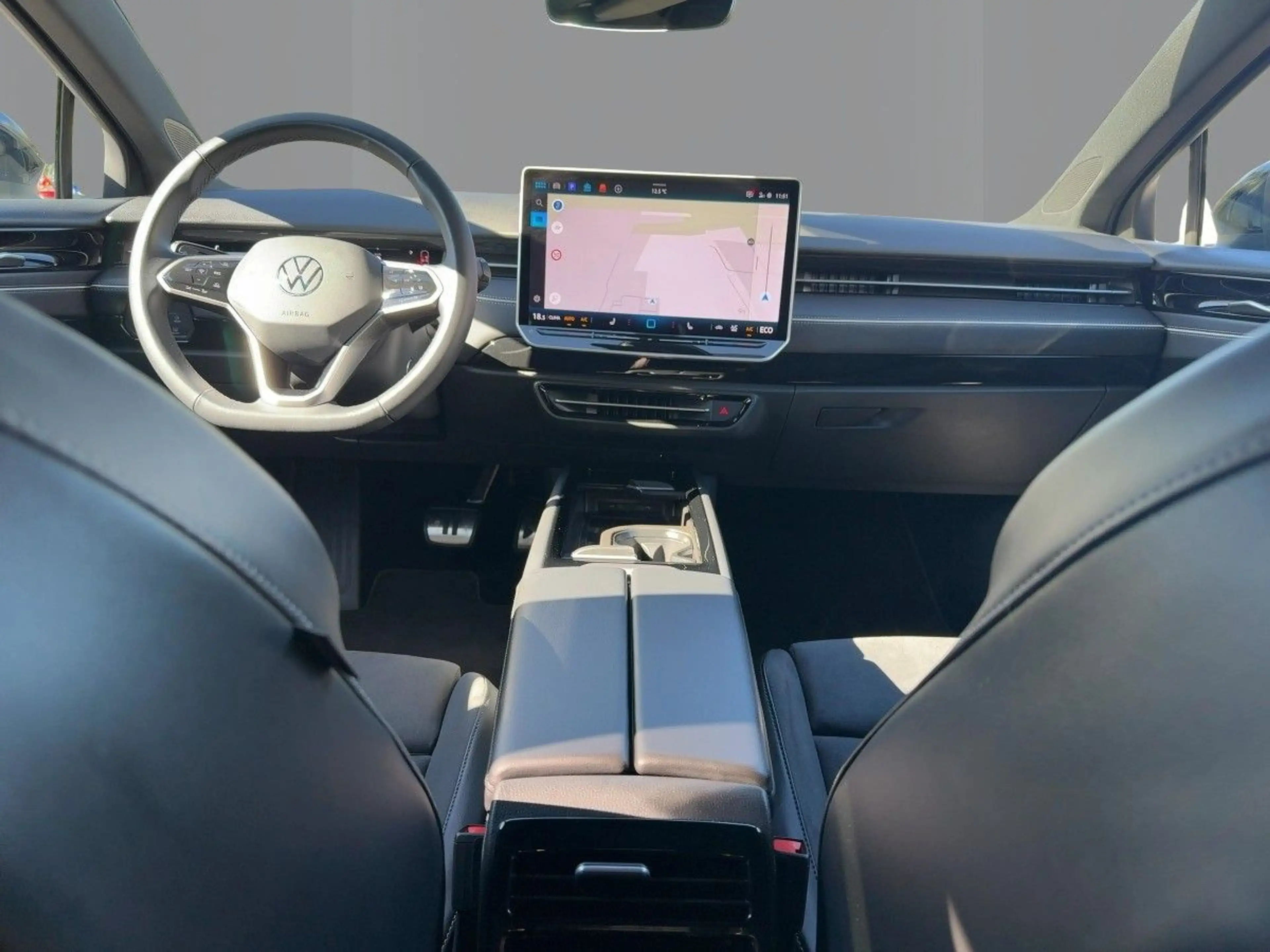 Volkswagen ID.7 Pro  AHK CarPlay Head-up Navi — photo 12