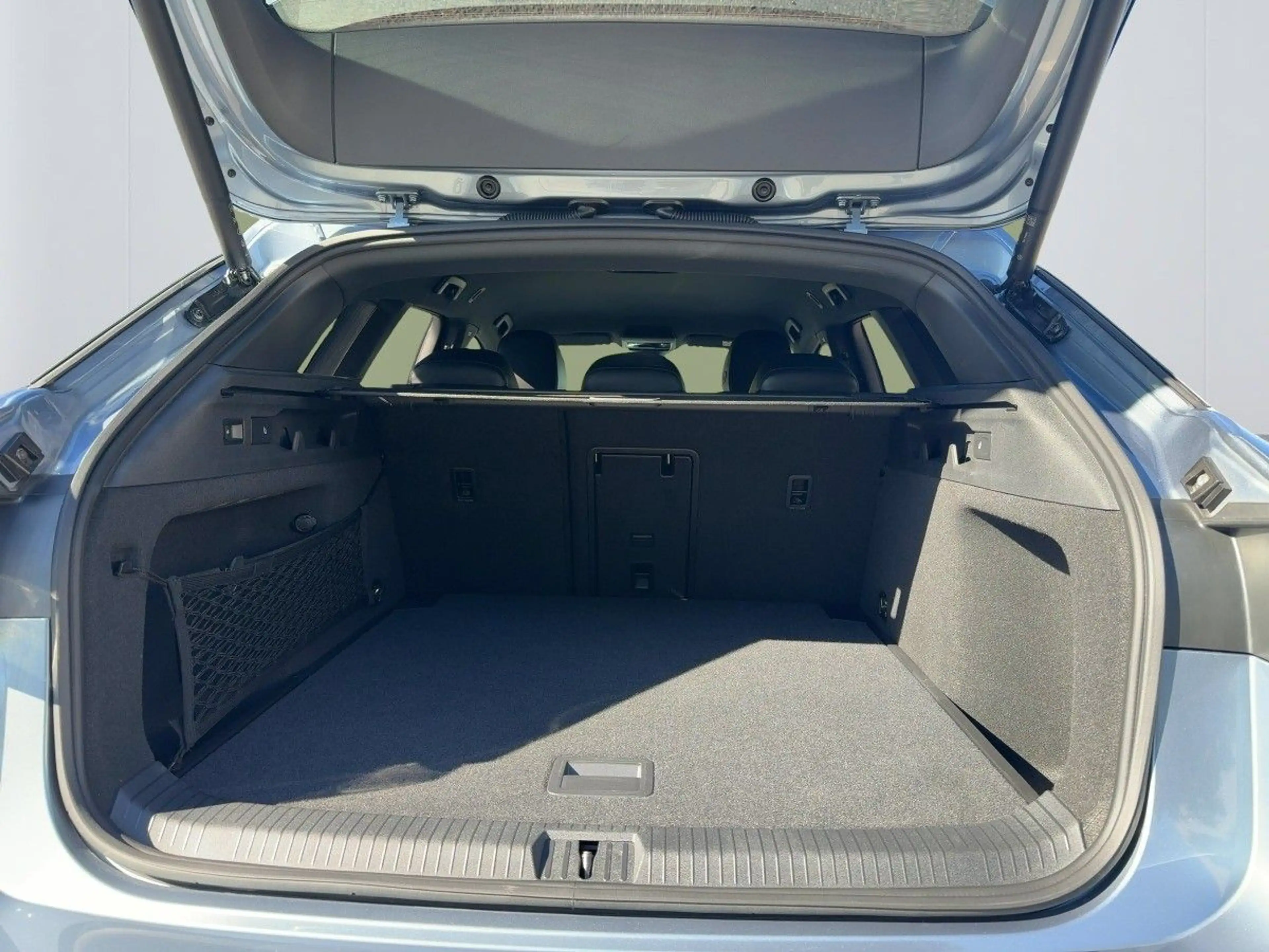 Volkswagen ID.7 Pro  AHK CarPlay Head-up Navi — photo 8