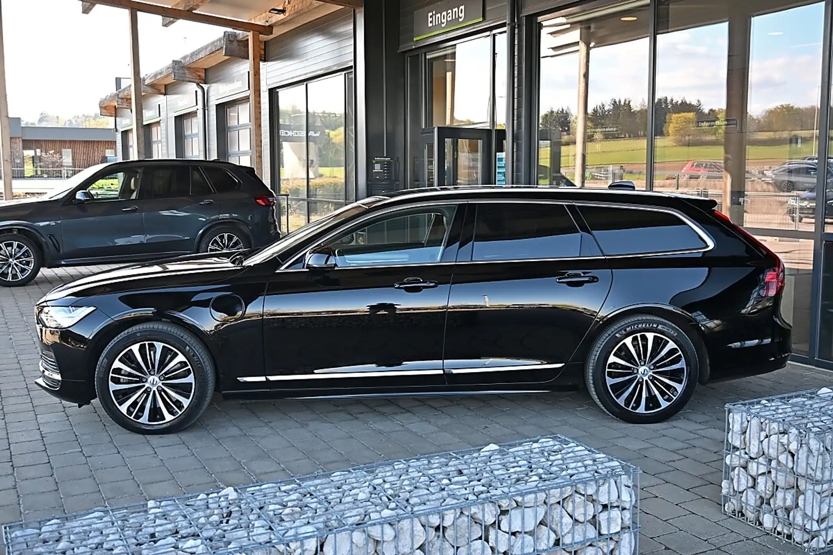 Volvo V90 T6 AWD Recharge PHEV Core ACC, AHK schwenkbar, ... Schwarz - 2