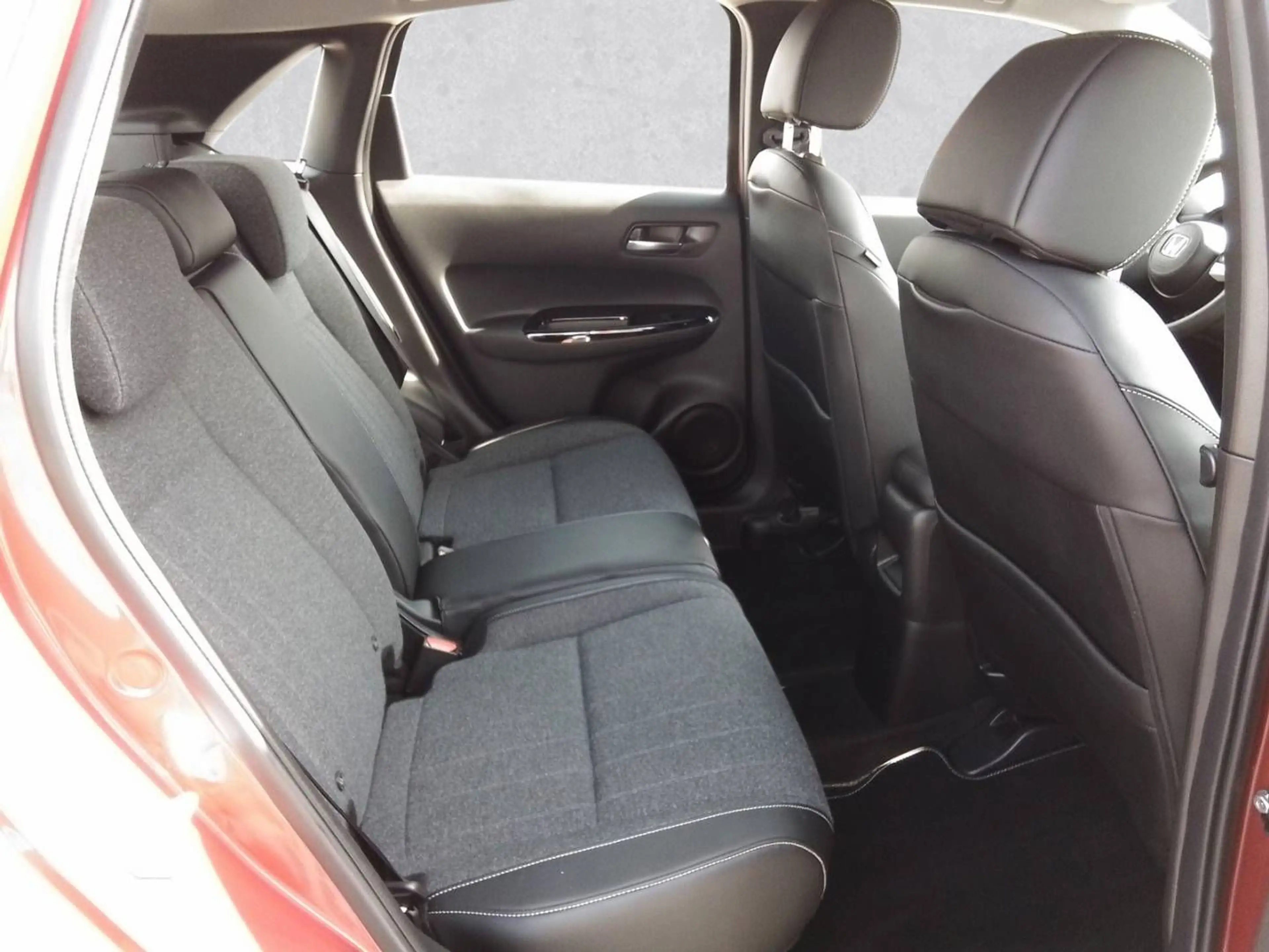Honda Jazz Hybrid 1.5 e CVT Elegance — photo 5