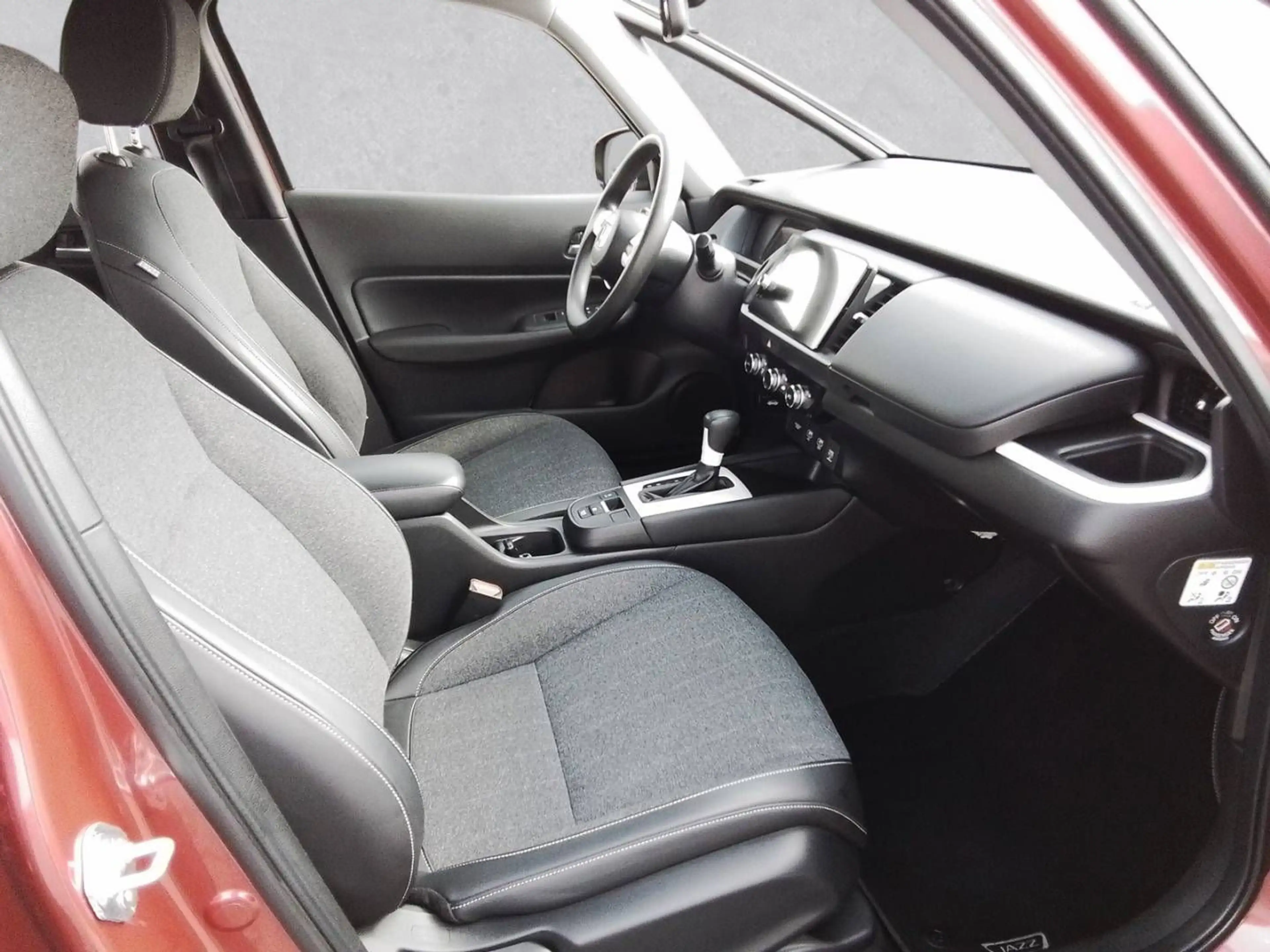 Honda Jazz Hybrid 1.5 e CVT Elegance — photo 3