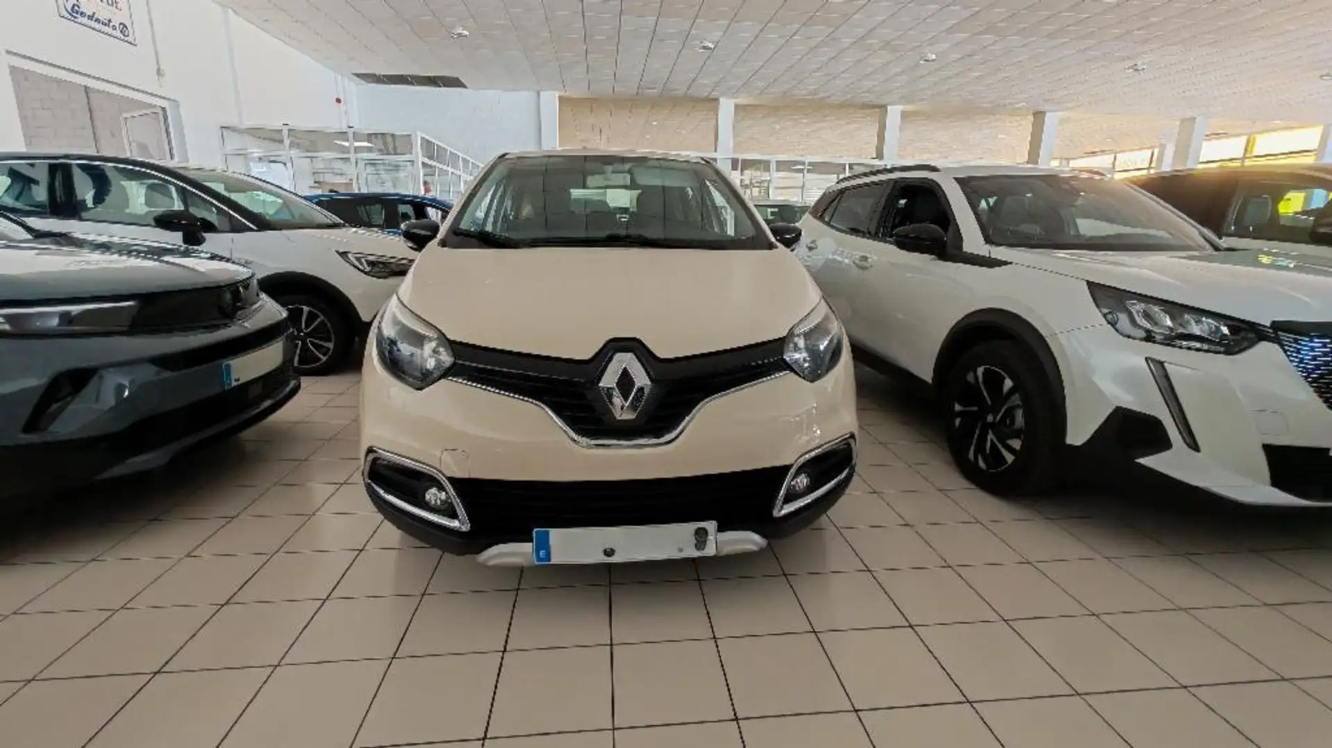 Renault Captur 0.9 GASOLINA 90 5P MONOVOLUMEN (MN) Blanco - 2