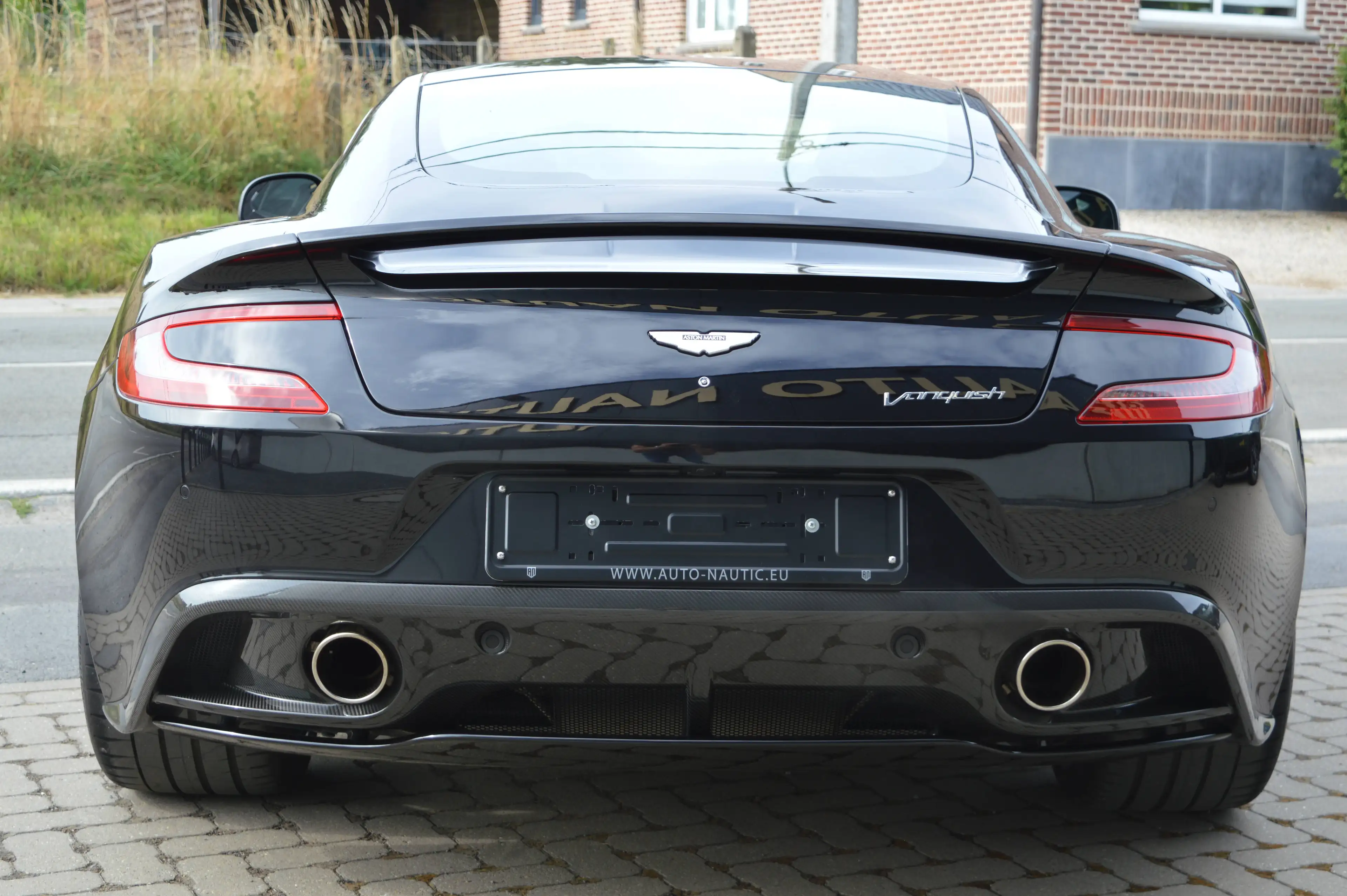 Aston Martin Vanquish coupé 5.9i V12 Touchtronic - Aston service - Carbon — photo 4