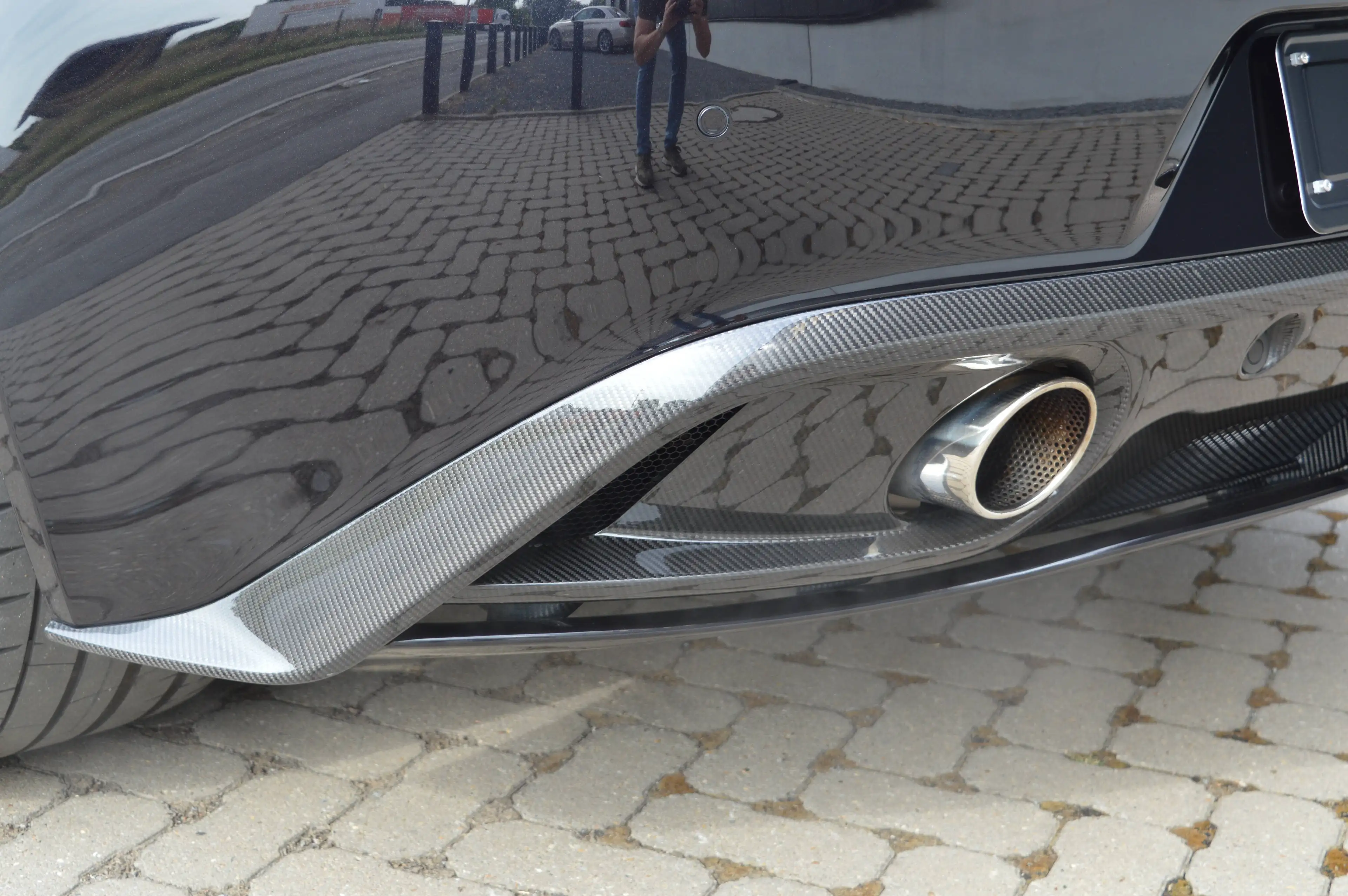 Aston Martin Vanquish coupé 5.9i V12 Touchtronic - Aston service - Carbon — photo 5