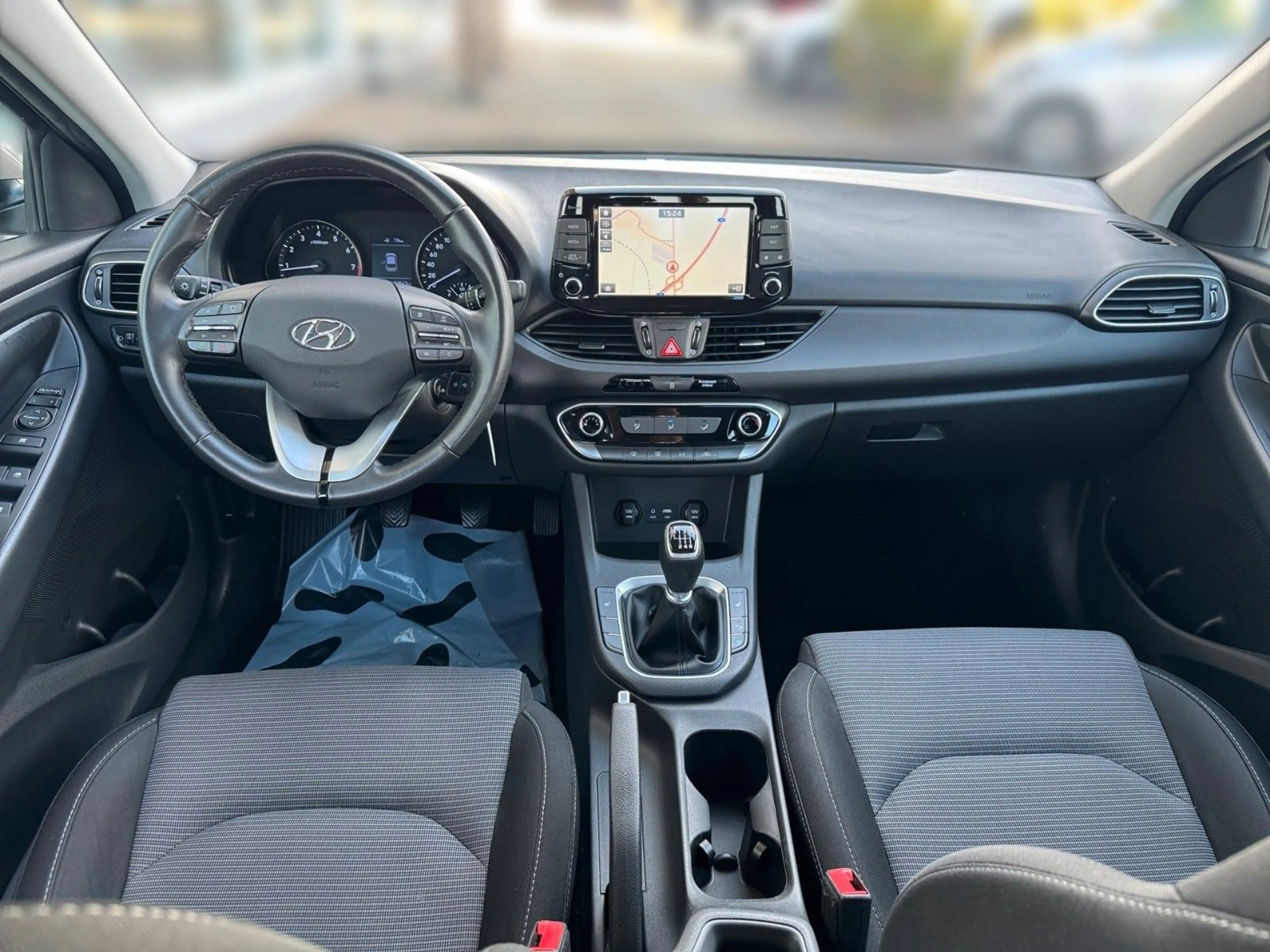 Hyundai i30 1.4 SOKO NAVI  KAMERA SHZ APP PDC — photo 12