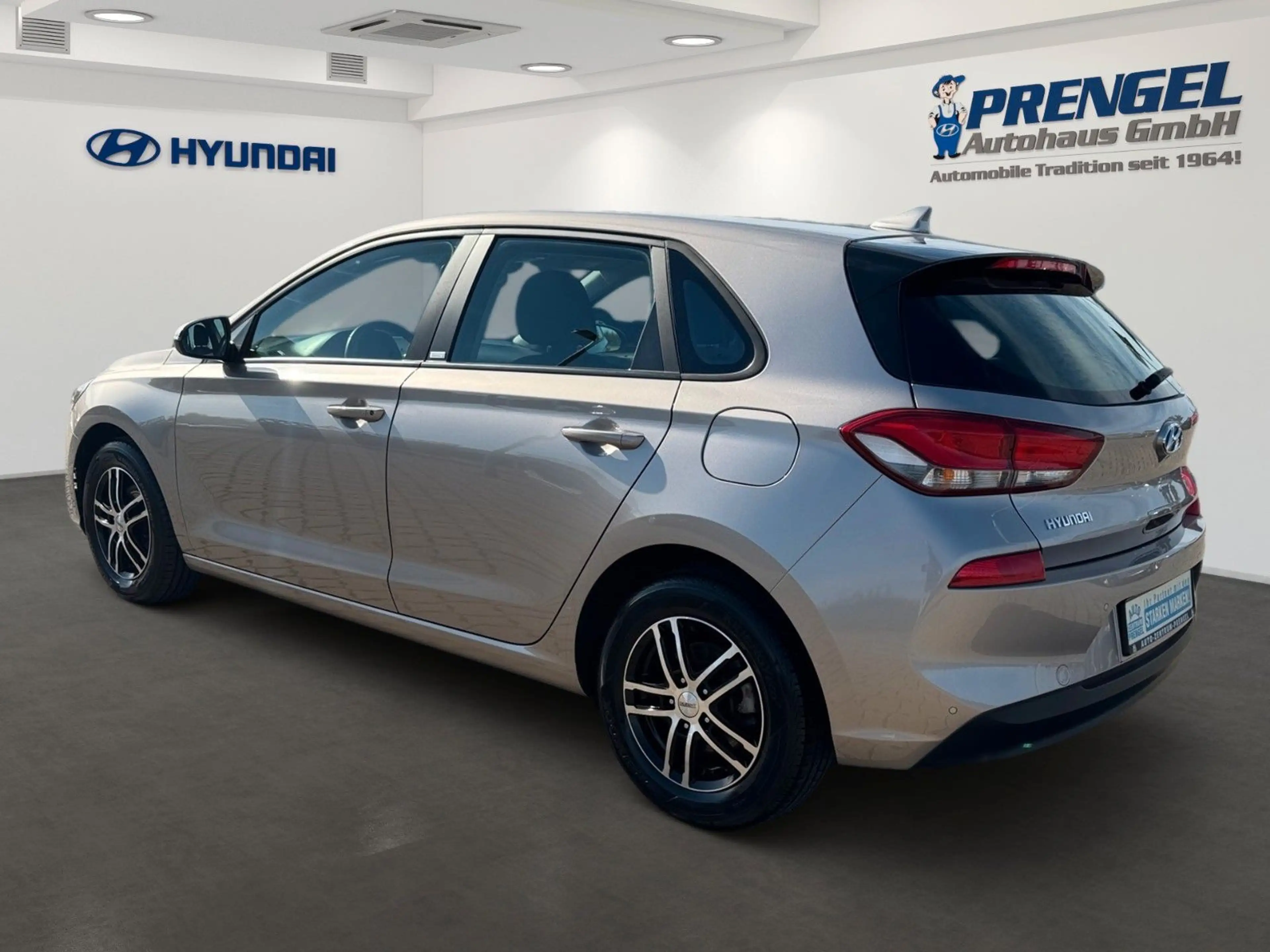 Hyundai i30 1.4 SOKO NAVI  KAMERA SHZ APP PDC — photo 5