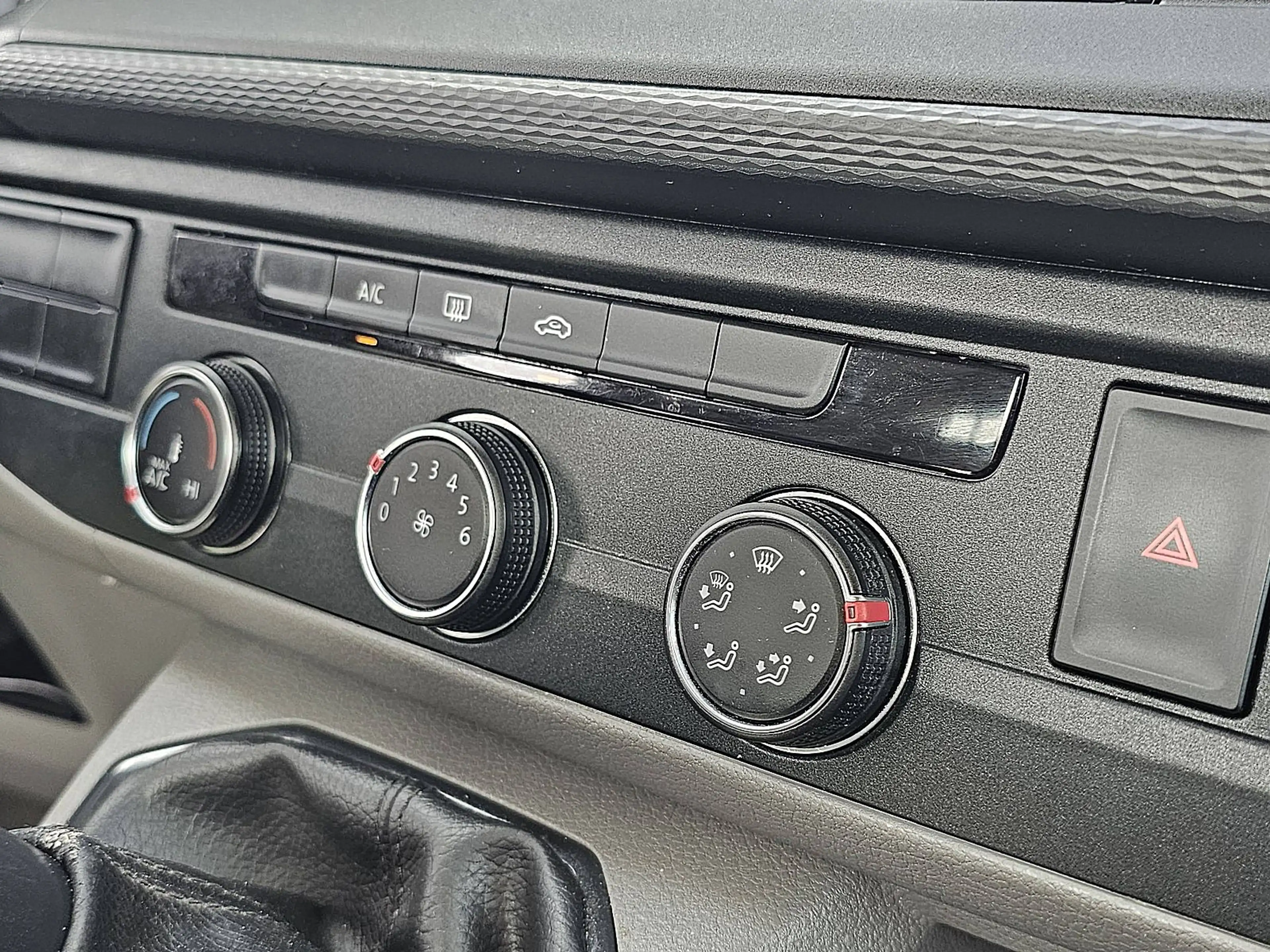 Volkswagen Transporter 2.0 TDI T6.1 L1 Open-Laadbak — photo 10