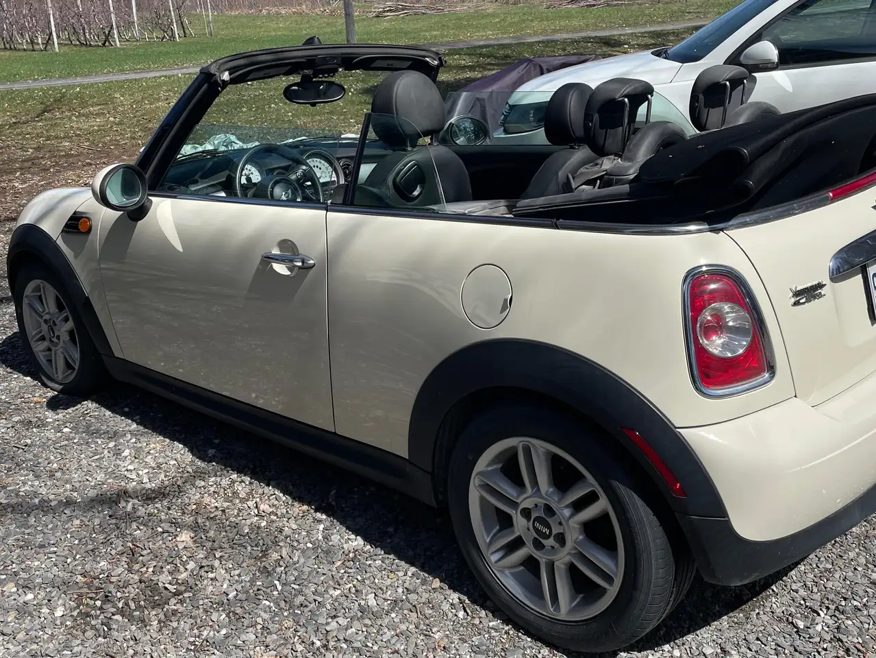 MINI Cooper Convertible снимка MINI Cooper Convertible