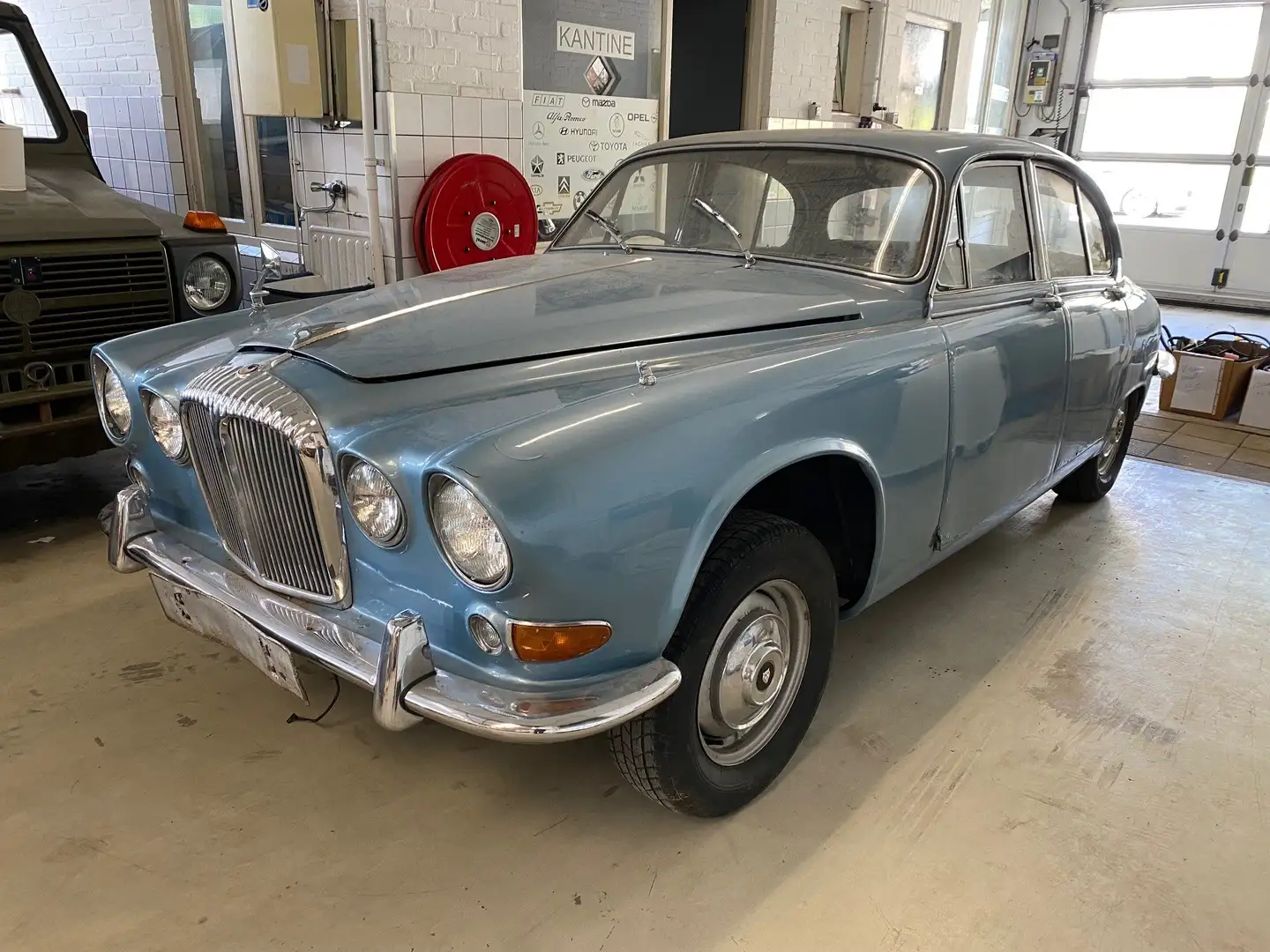 Daimler Sovereign 4.2 Automatic Zonder Motor! Blau - 2