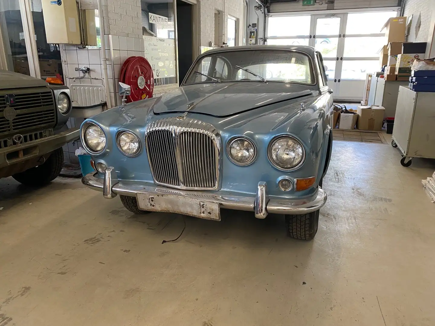 Daimler Sovereign 4.2 Automatic Zonder Motor! Blau - 1
