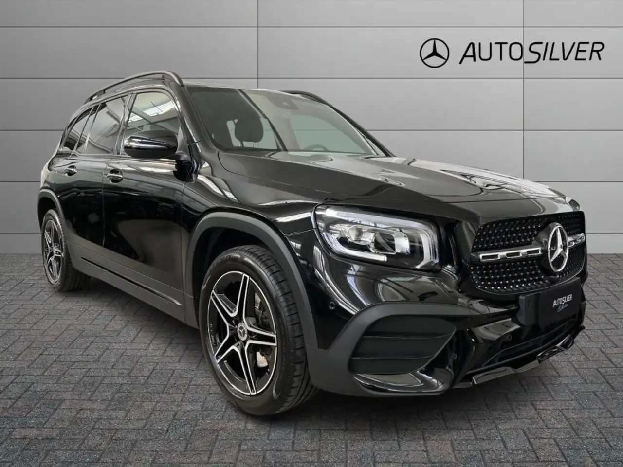 Mercedes-Benz GLB 200