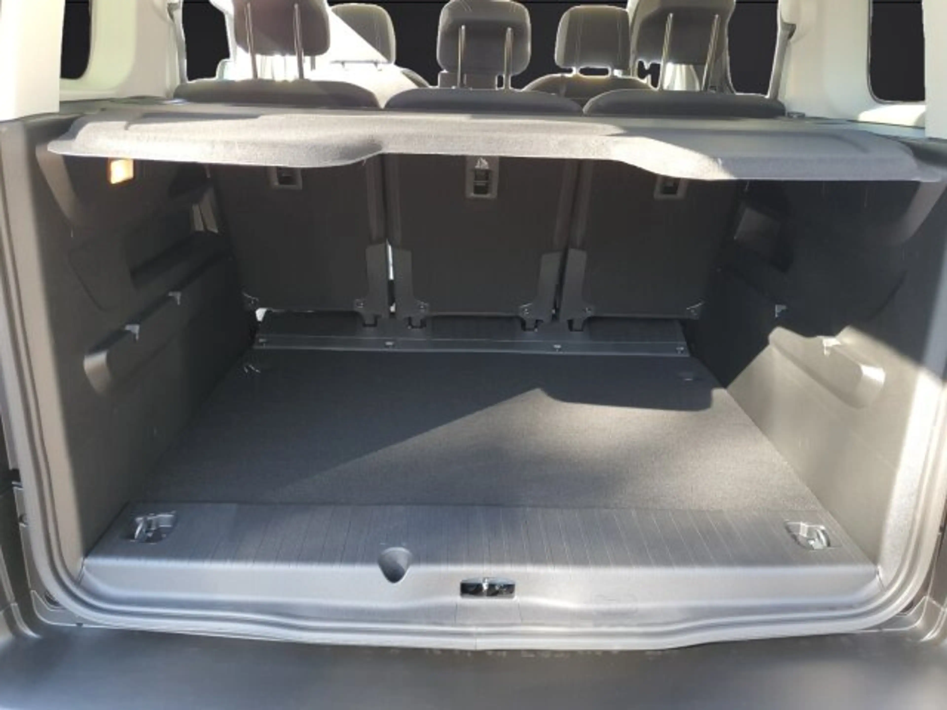 Peugeot Rifter Rifter Allure 100 +180°Kamera+Keyless+FSH+SHZ+ — photo 15