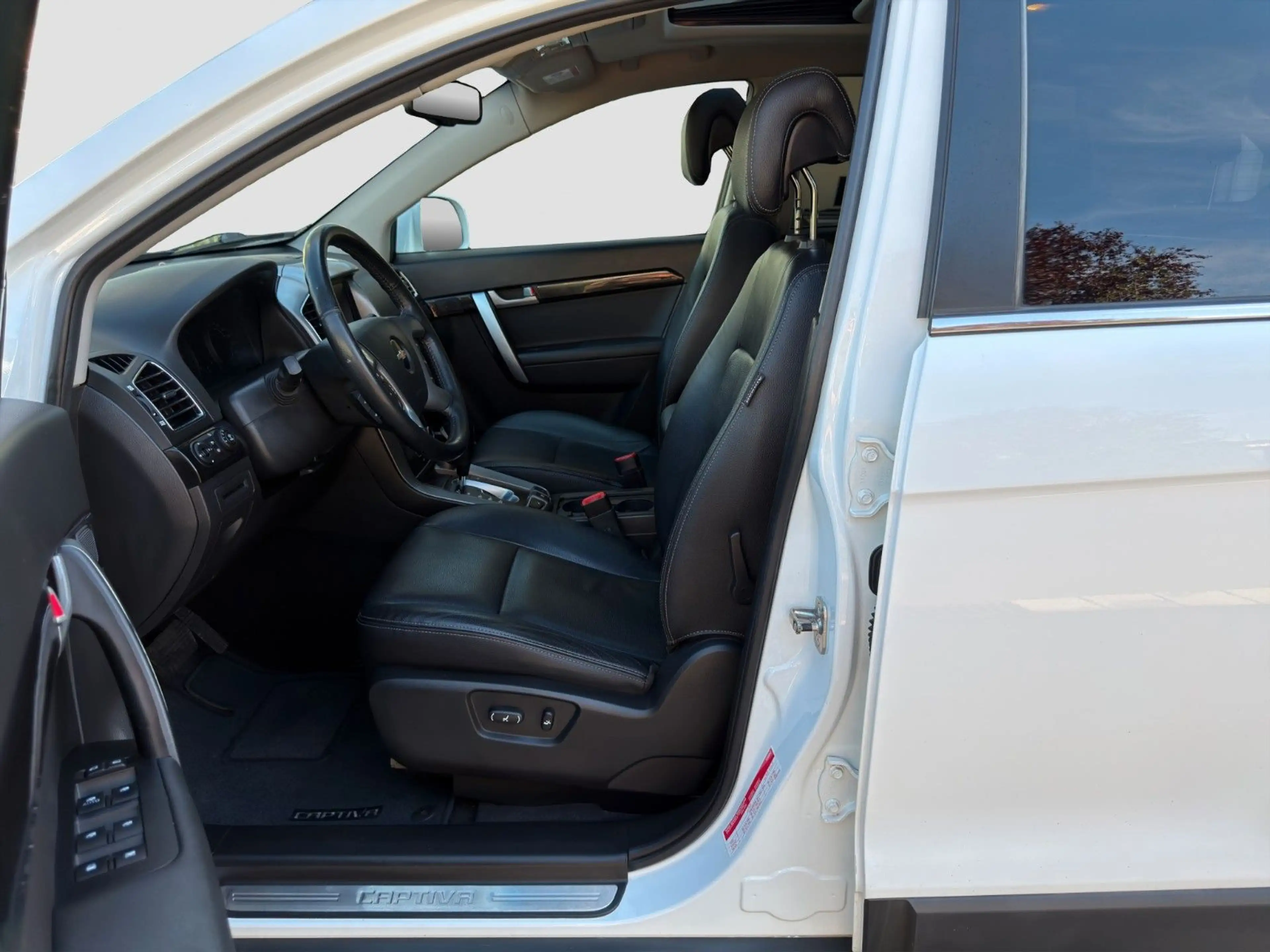 Chevrolet Captiva 2.2 DLTZ 4WD*Aut.*Navi*Leder*SHZ*PDC*Tem — photo 9