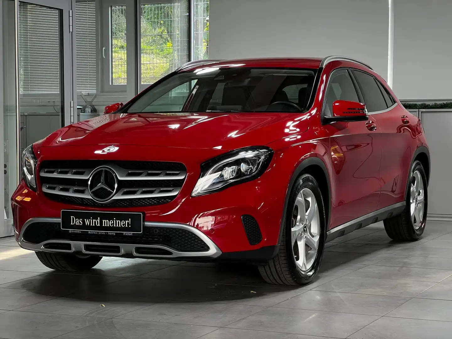 Mercedes-Benz GLA 200 Urban AHK LED NAVI PDC&KAM+KLIMA+SITZH+ Rouge - 1