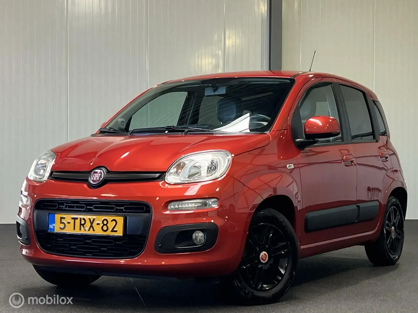Fiat Panda 0.9 TwinAir Lounge [ NAP trekhaak airco LM ] Rood - 1