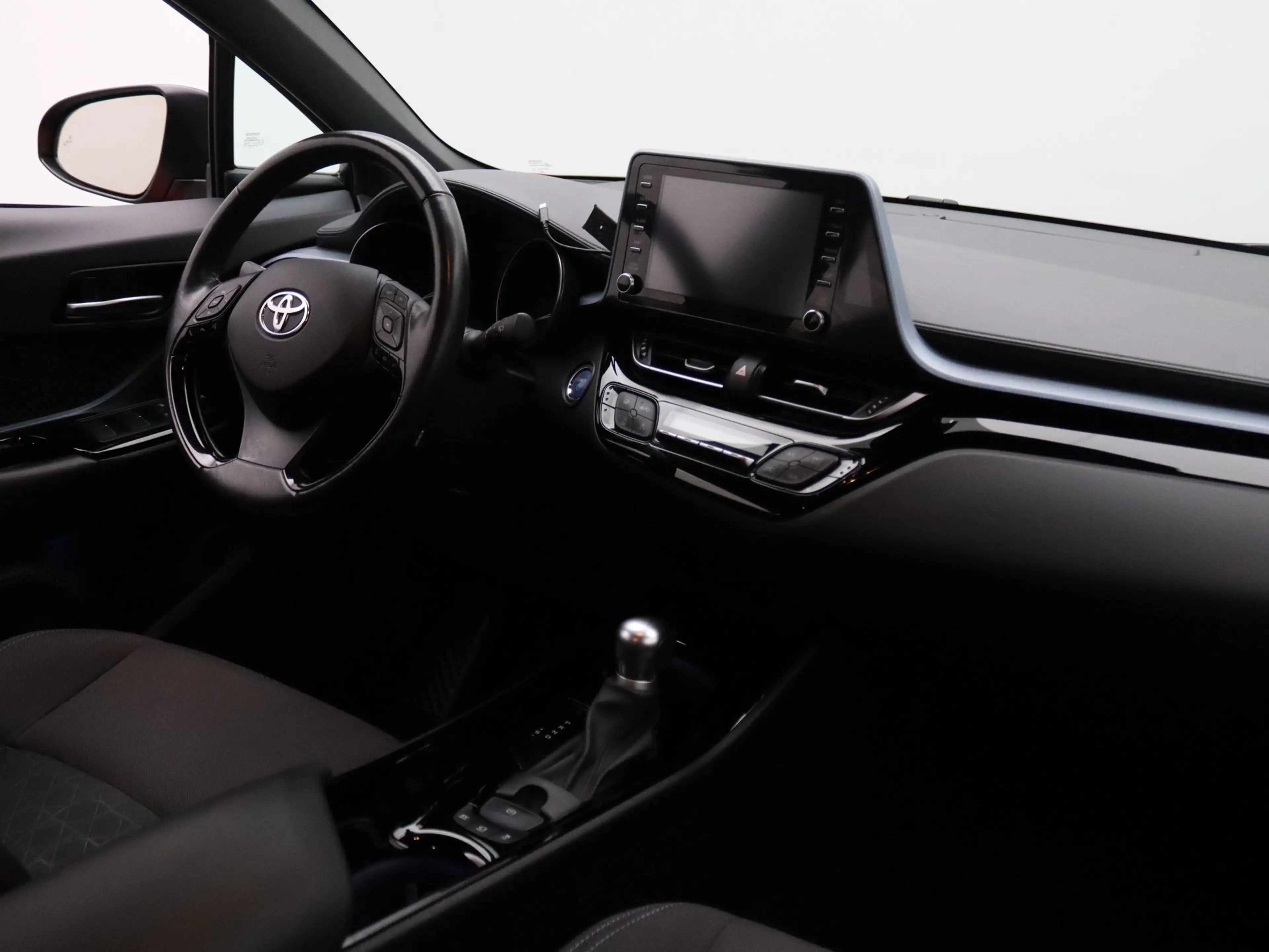 Toyota C-HR 183pk Hybrid Bi-Tone Apple Carplay/Android Auto | — photo 32