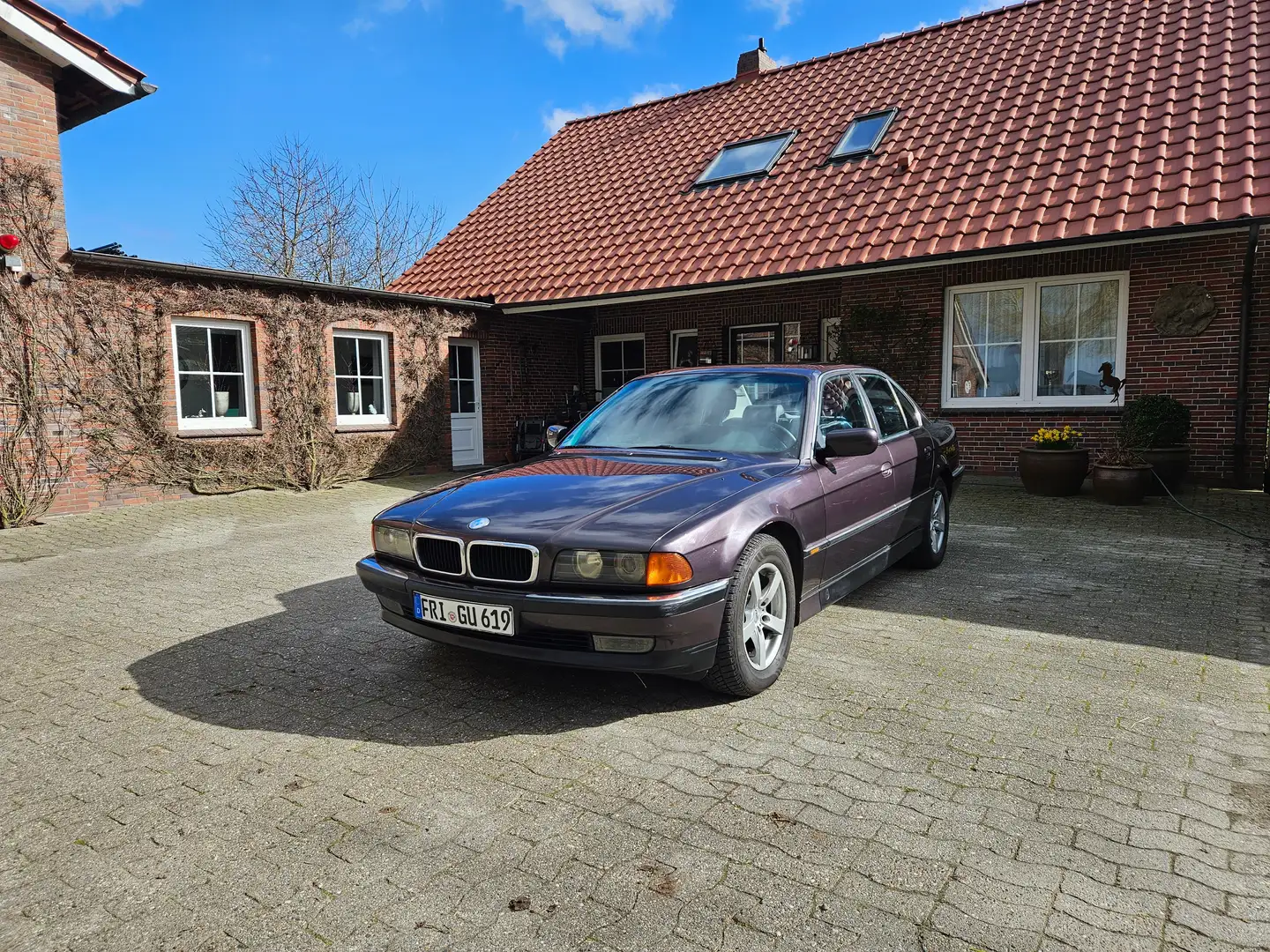 BMW 740 740i V8 Paars - 1