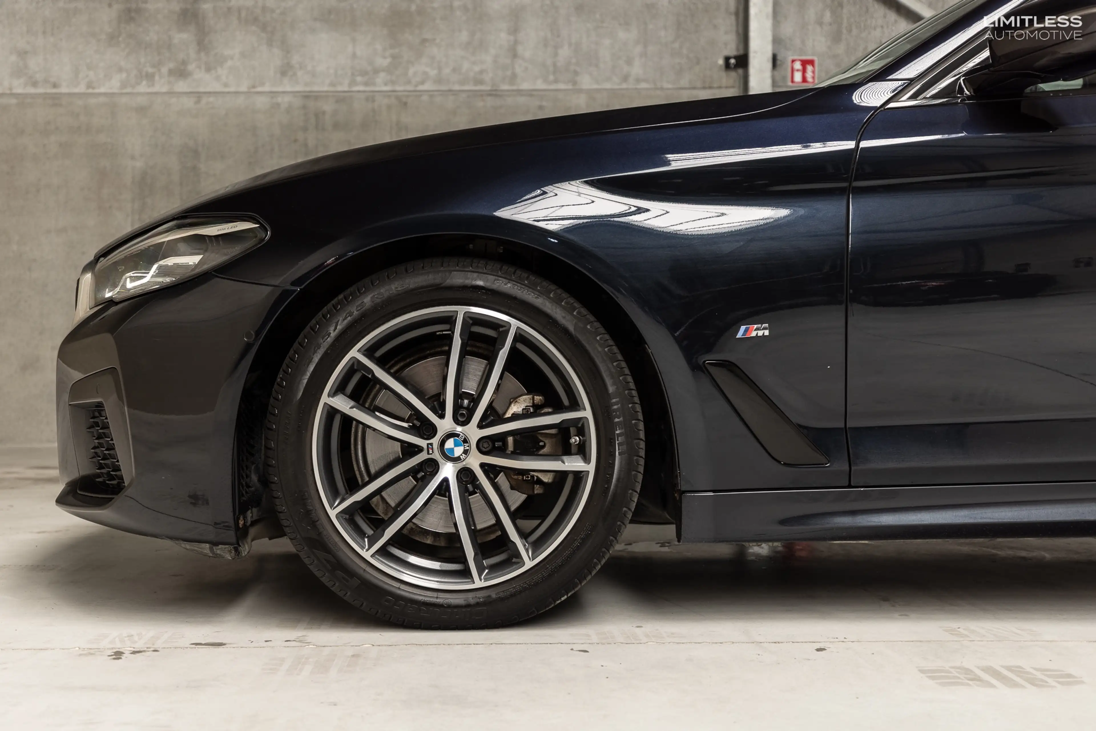 BMW 518 d Touring | M Sport / LED / NAVI / CAM / VAT — photo 8