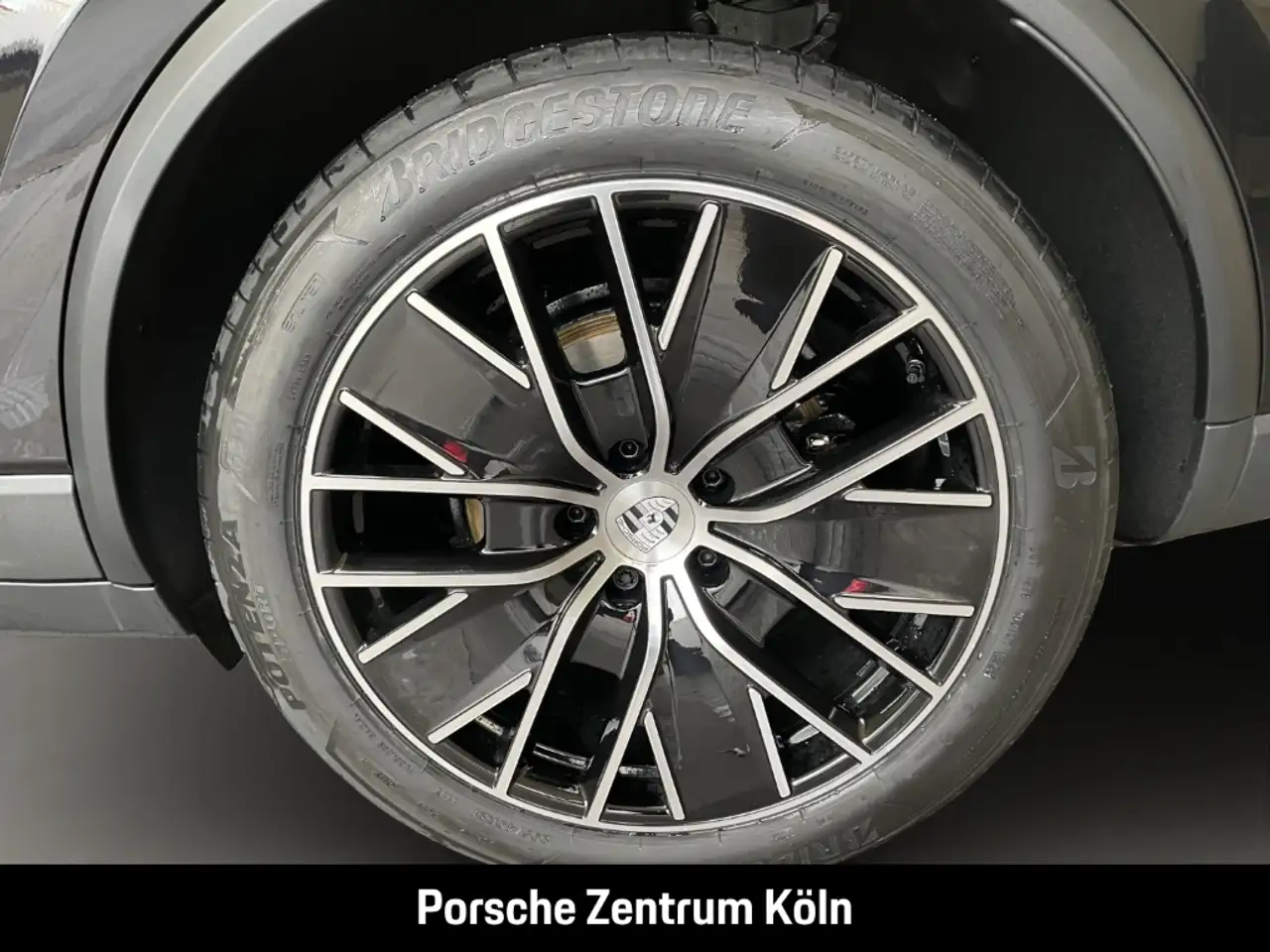 Porsche Macan 4 Surround-View BOSE Luftfederung 21-Zoll 11