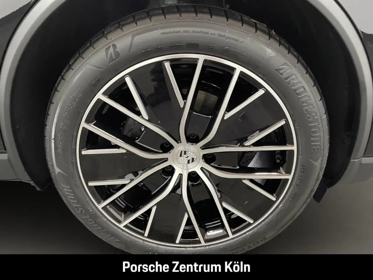 Porsche Macan 4 Surround-View BOSE Luftfederung 21-Zoll 9