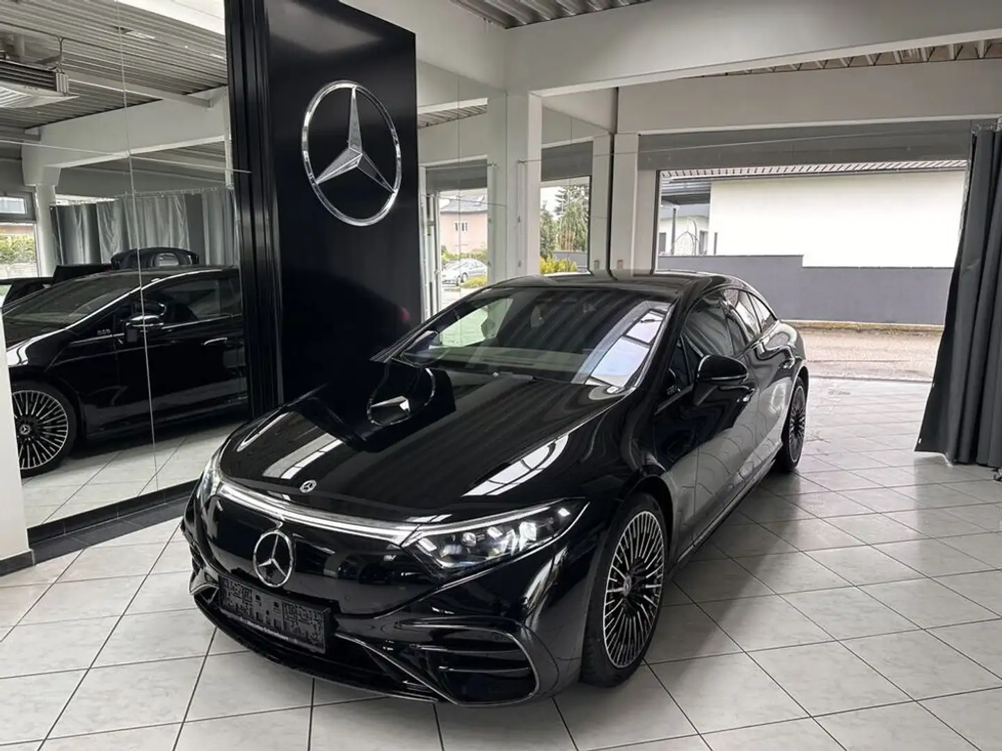 Mercedes-Benz EQS 450+  AMG / AHV / Keyless / PANO / MBUX / 360° Schwarz - 1