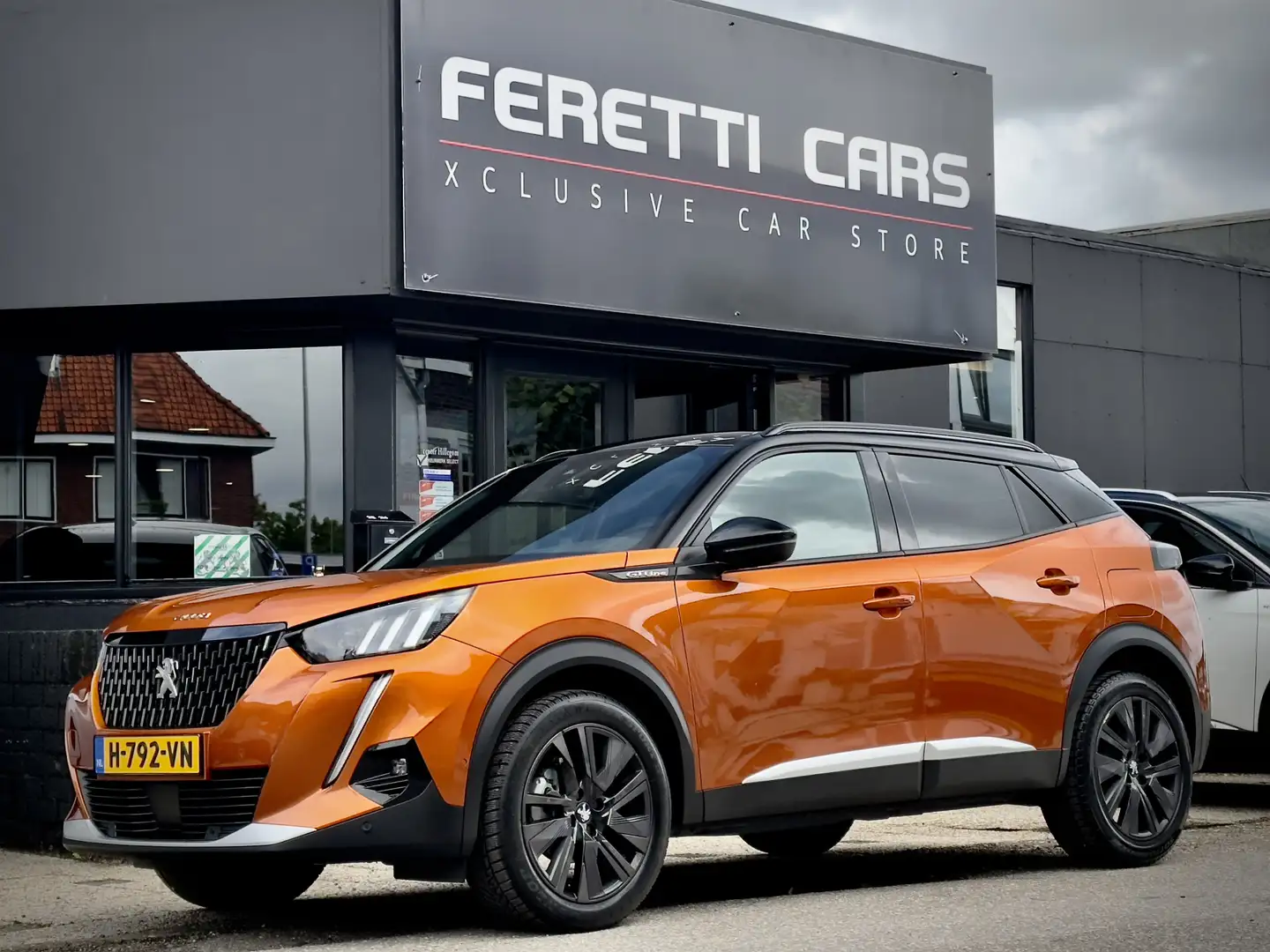 Peugeot 2008 1.2 PURE TECH GT-LINE TWO-TONE PANODAK LEDER DIGI- Oranje - 1