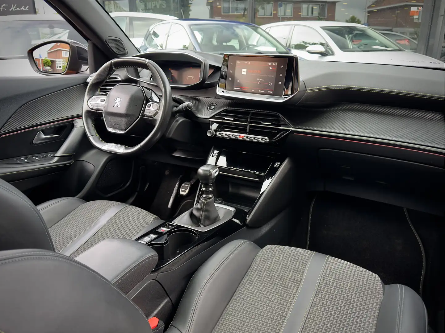 Peugeot 2008 1.2 PURE TECH GT-LINE TWO-TONE PANODAK LEDER DIGI- Oranje - 2