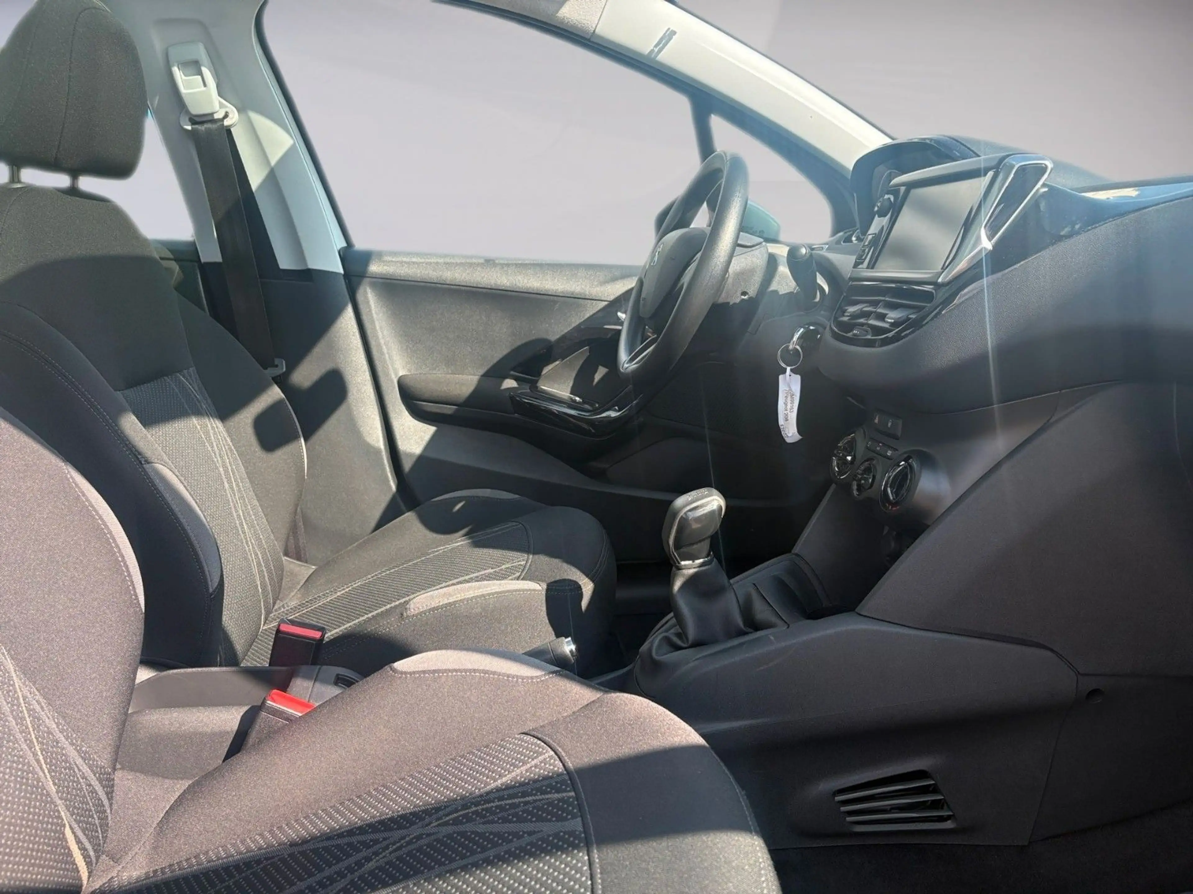 Peugeot 208 Active **TÜV*PANO** — photo 13