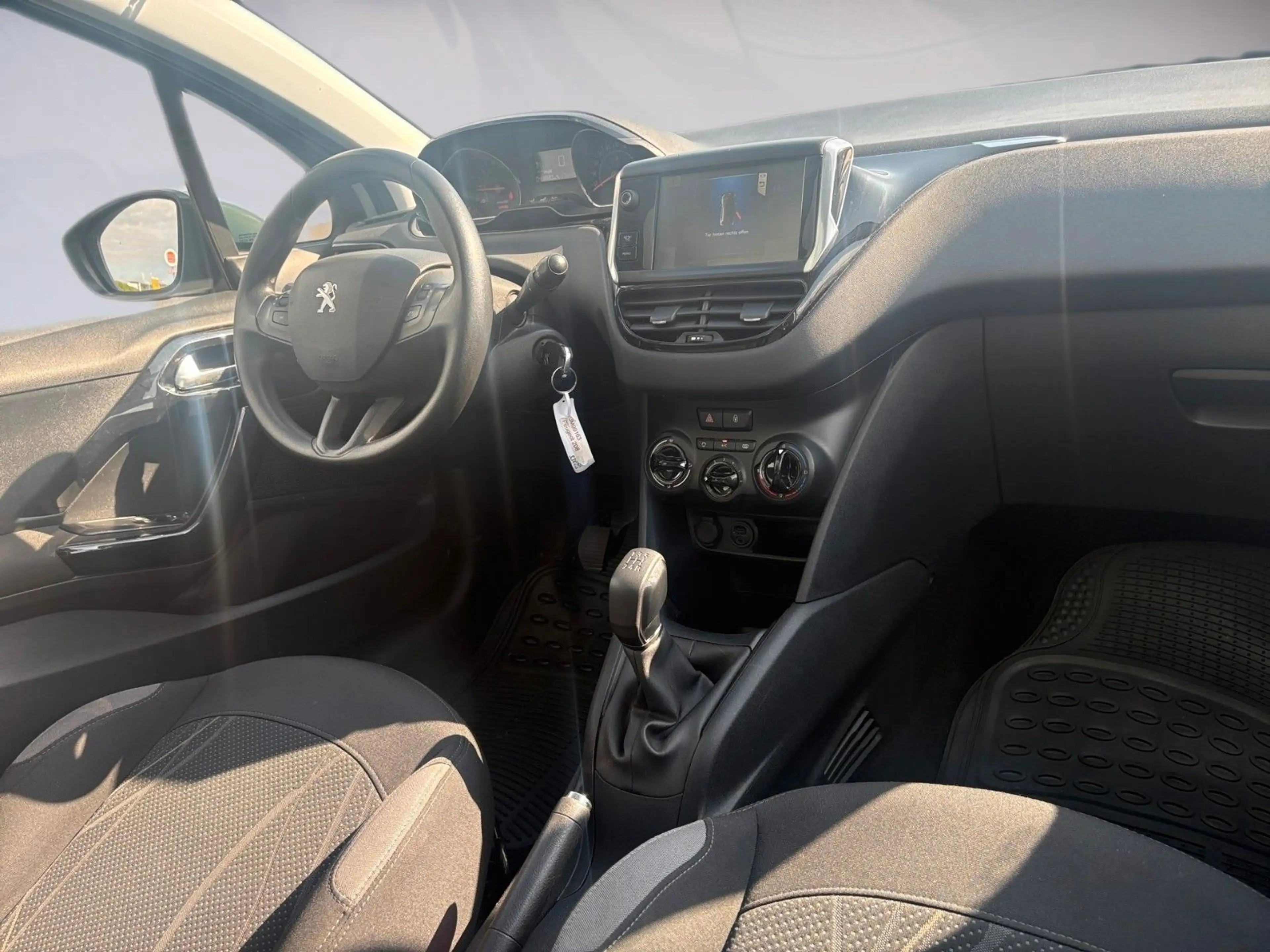 Peugeot 208 Active **TÜV*PANO** — photo 14