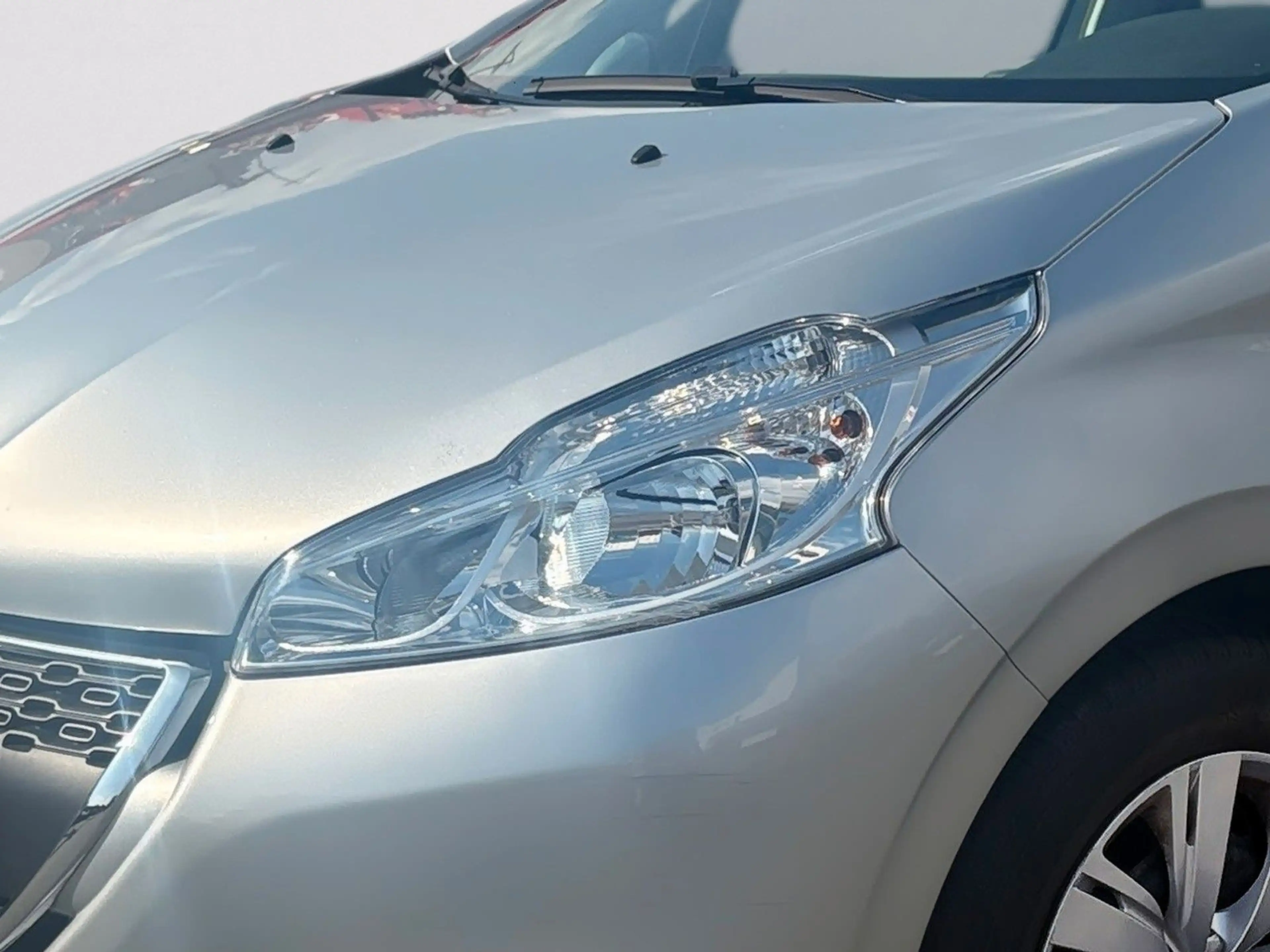 Peugeot 208 Active **TÜV*PANO** — photo 9