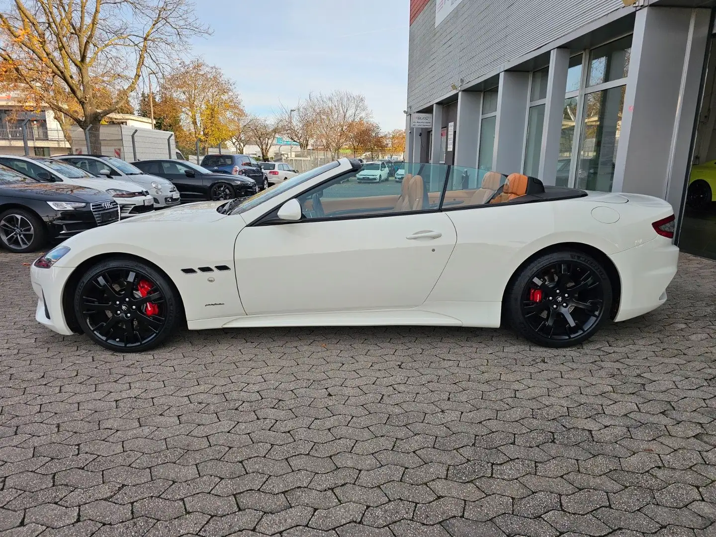 Maserati GranCabrio 4.7 V8 Sport Automatik*Facelift*Touch Weiß - 1