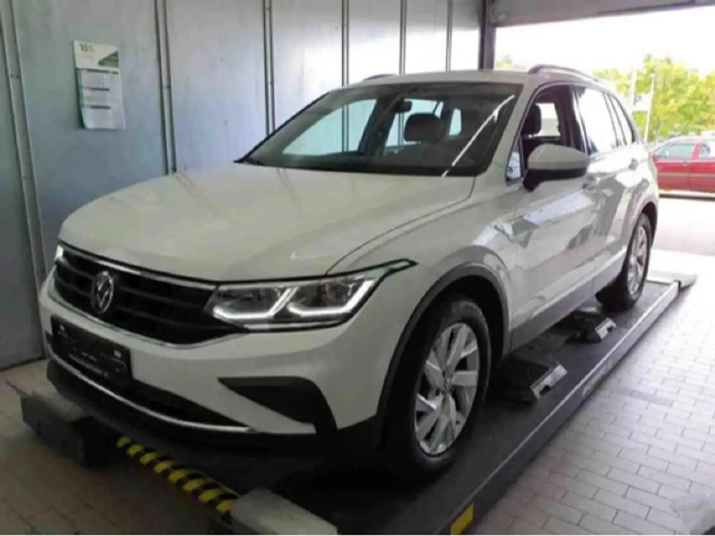 Volkswagen Tiguan 2.0 TSI DSG 4Motion Life Navi LEDMatrix D Weiß - 2