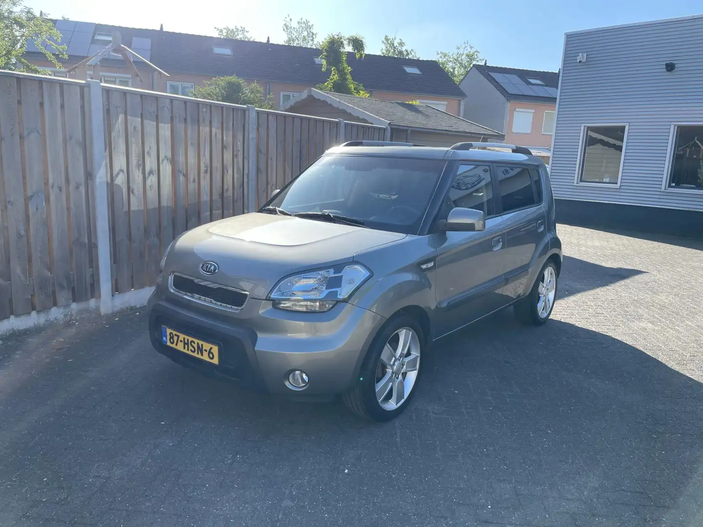 Kia Soul 1.6 X-ecutive Šedá - 2
