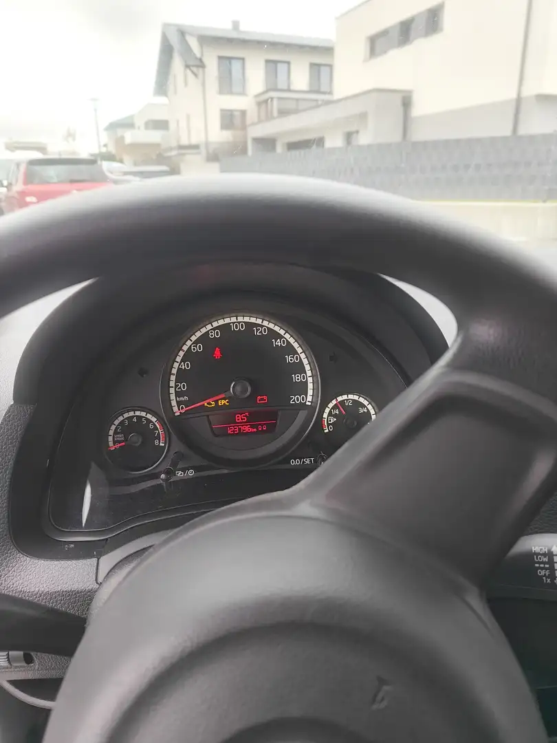 Volkswagen up! Up 1,0 take Weiß - 1