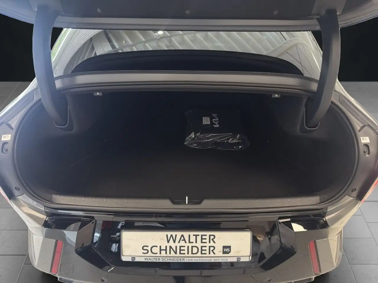 Kia EV4 Fastback 81 FWD GT-Line DWP COM CON GD 15