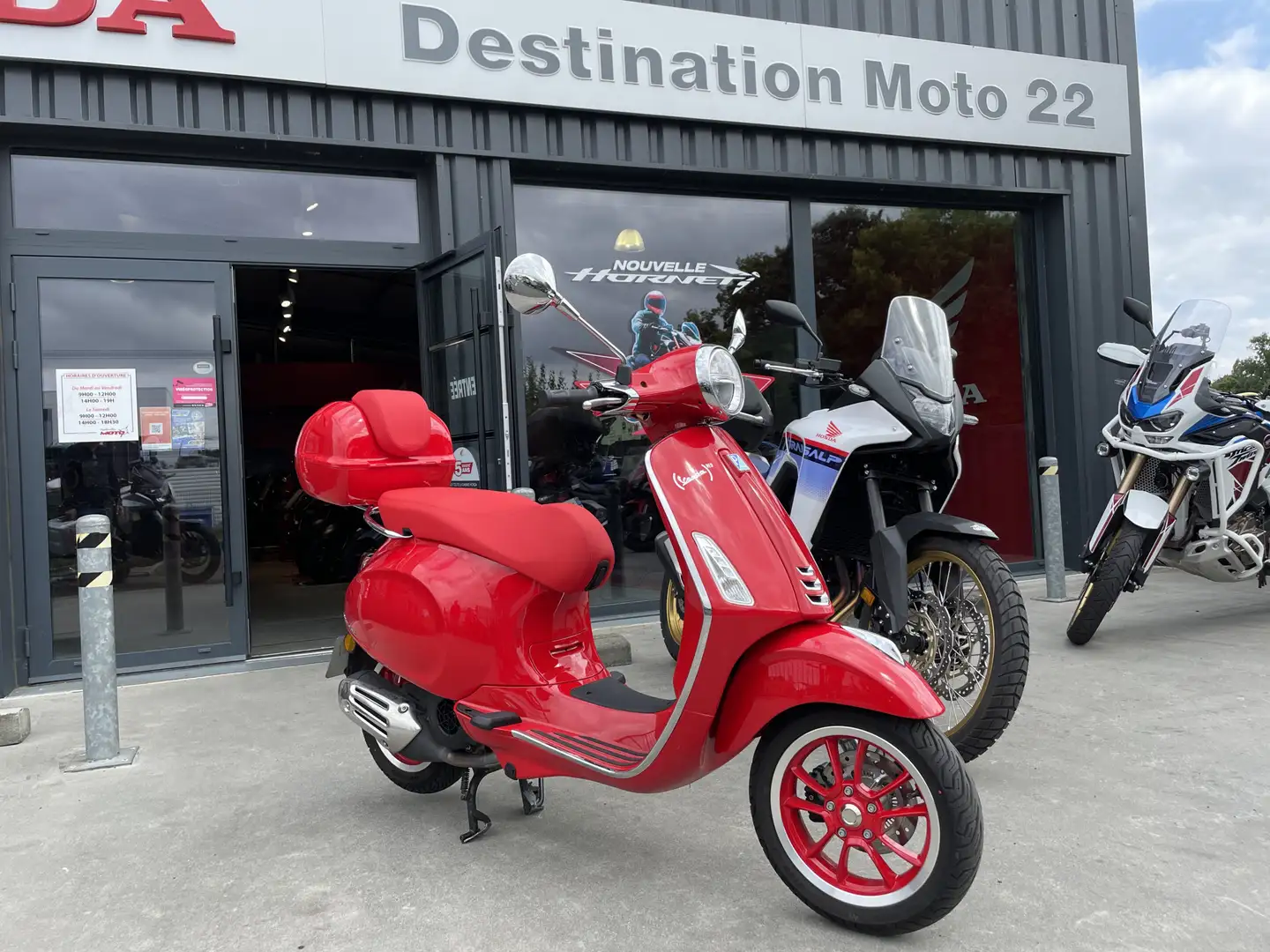 Vespa Primavera 125 Rosso - 1