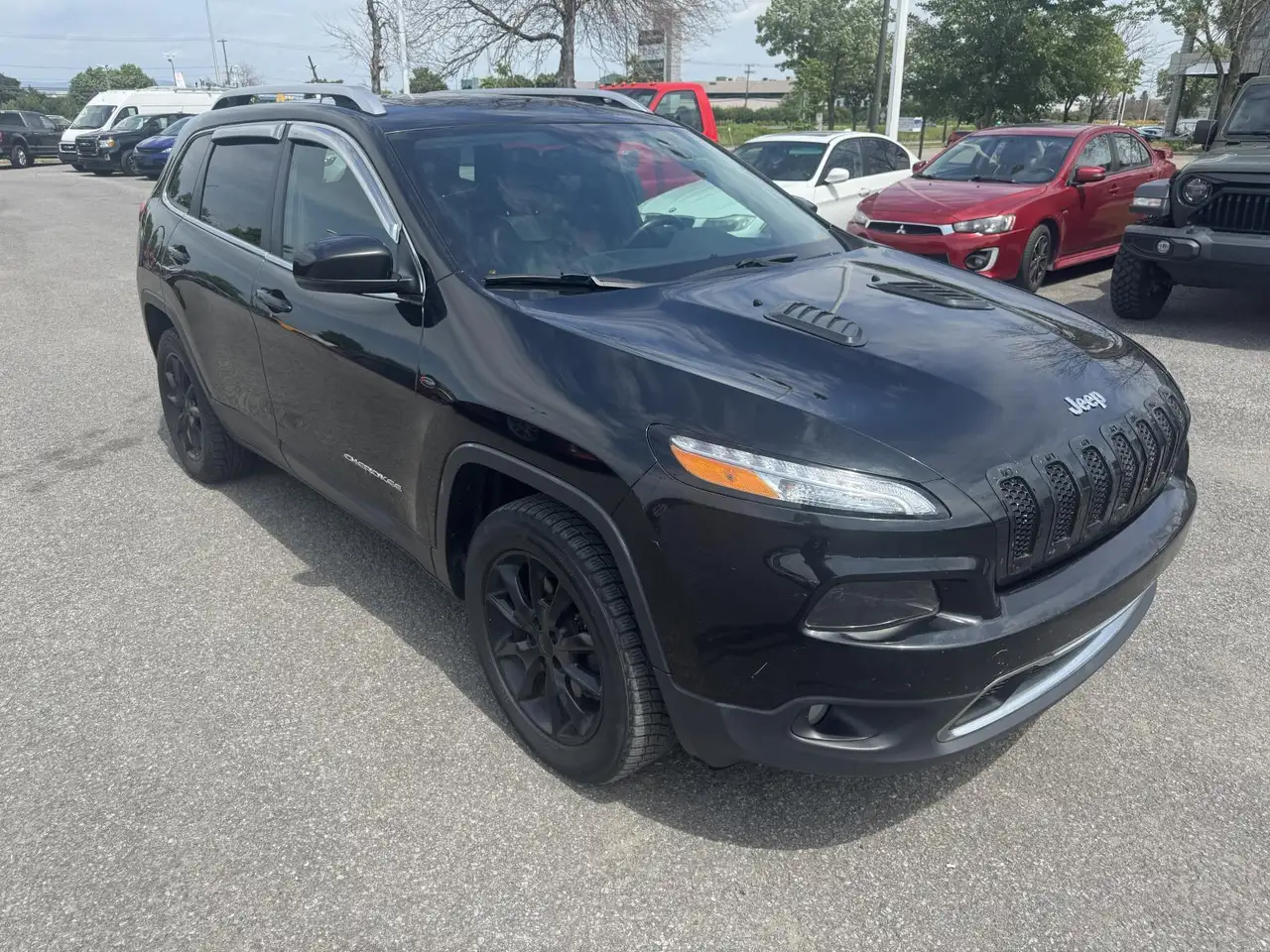 Jeep Cherokee снимка Jeep Cherokee
