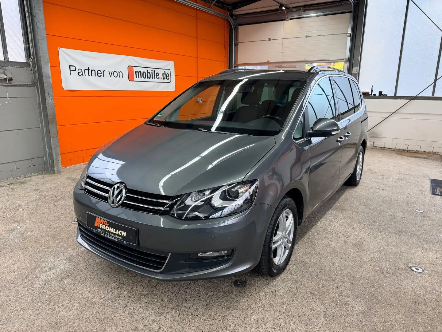 Volkswagen Sharan 2.0 TDI Comfortline BMT Xenon AHK PDC Gris - 1