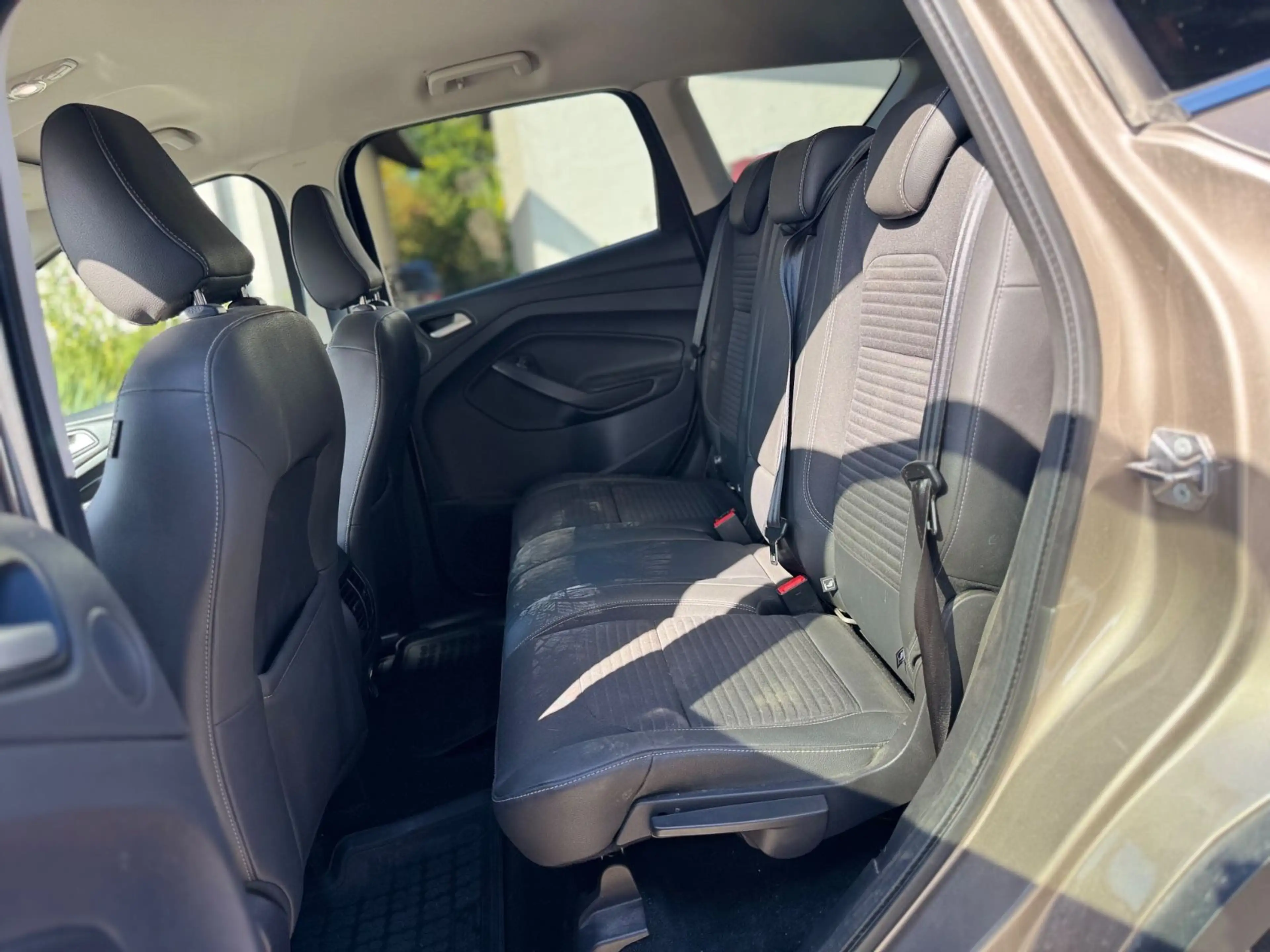 Ford Kuga Titanium 4x4 AHK NAVI Kamera — photo 15