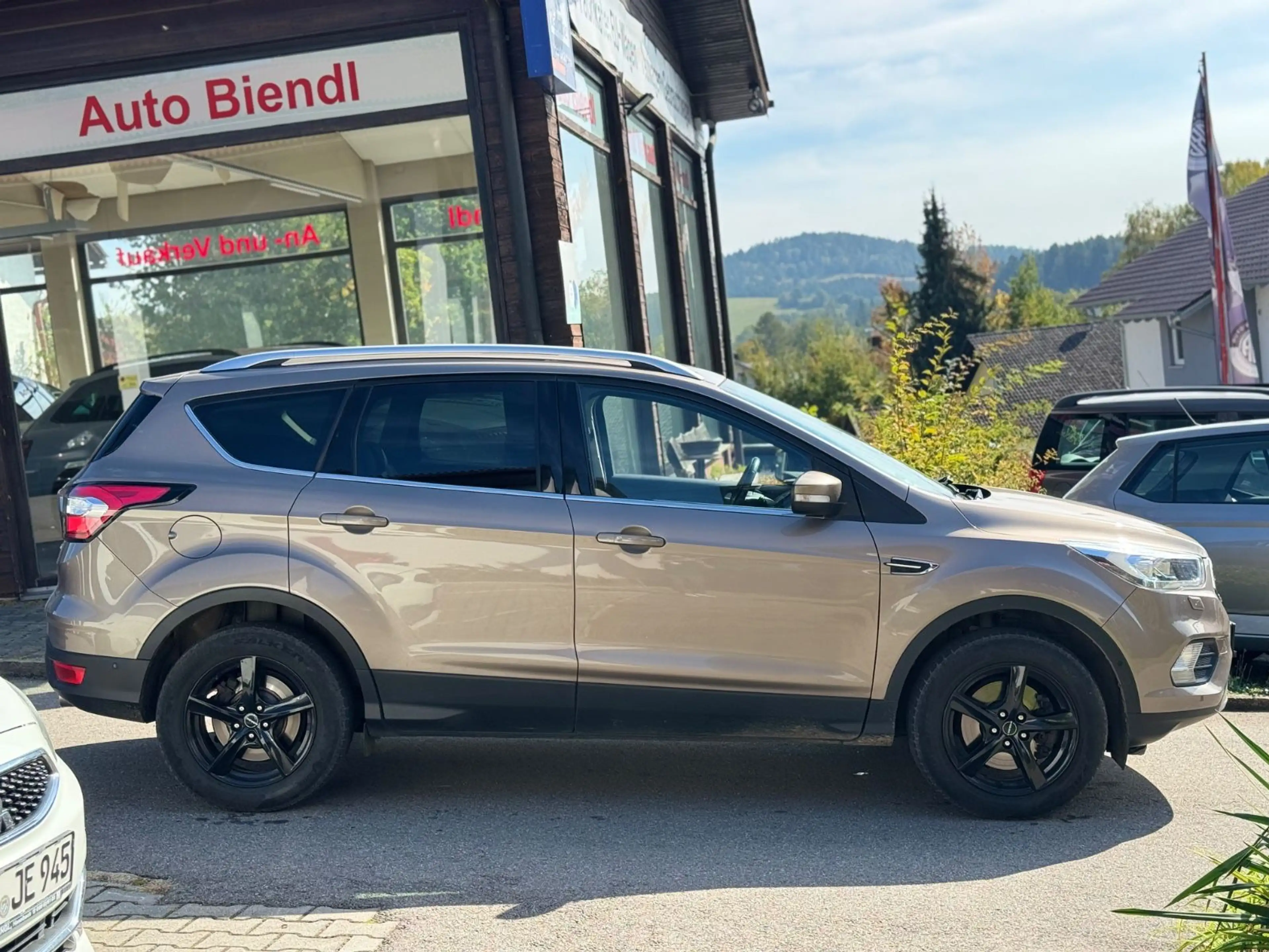 Ford Kuga Titanium 4x4 AHK NAVI Kamera — photo 8