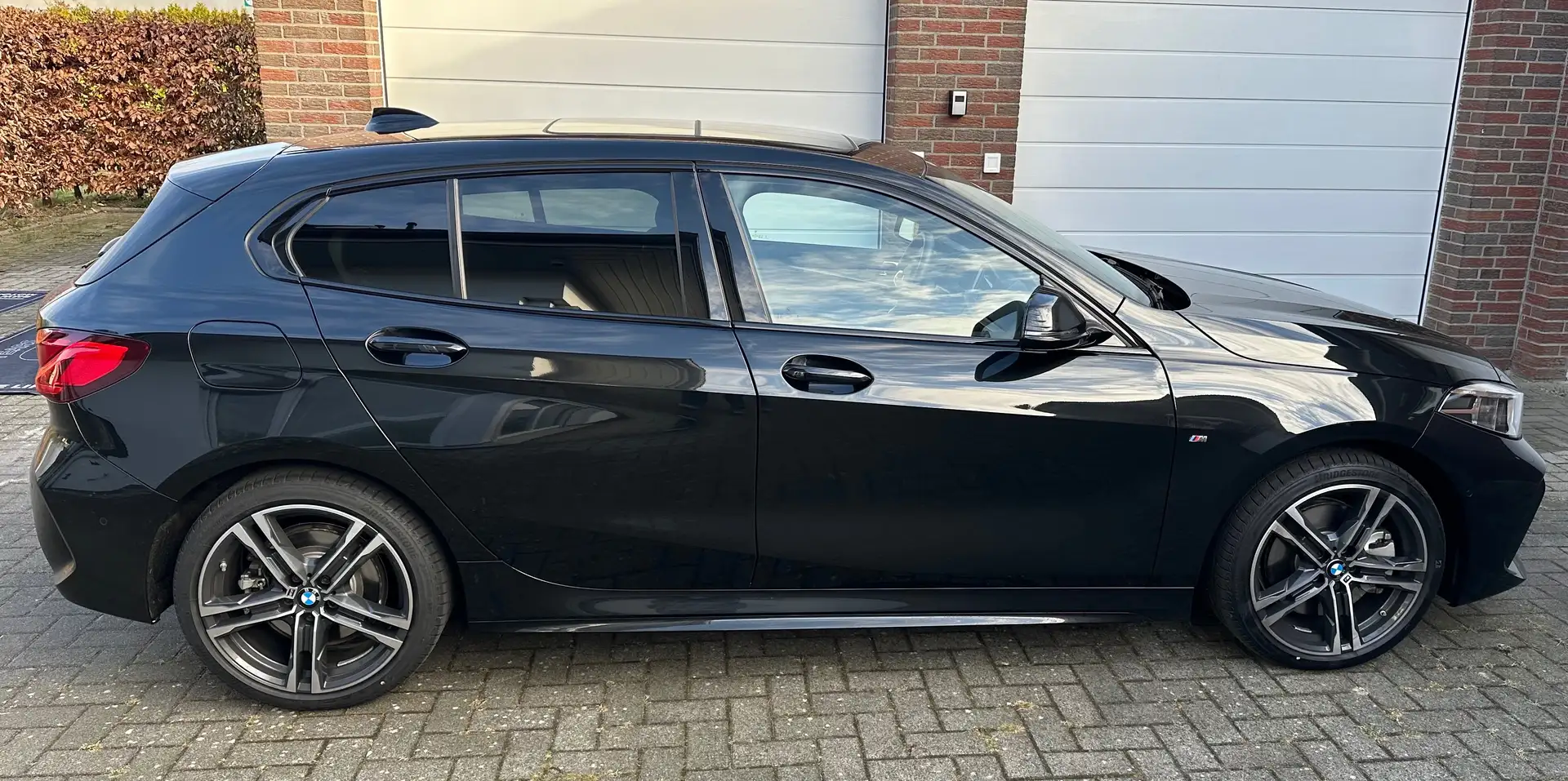 BMW 120 dXdrive M-Sport|Harman|Service-Inkl.|Leder|Allrad Schwarz - 2