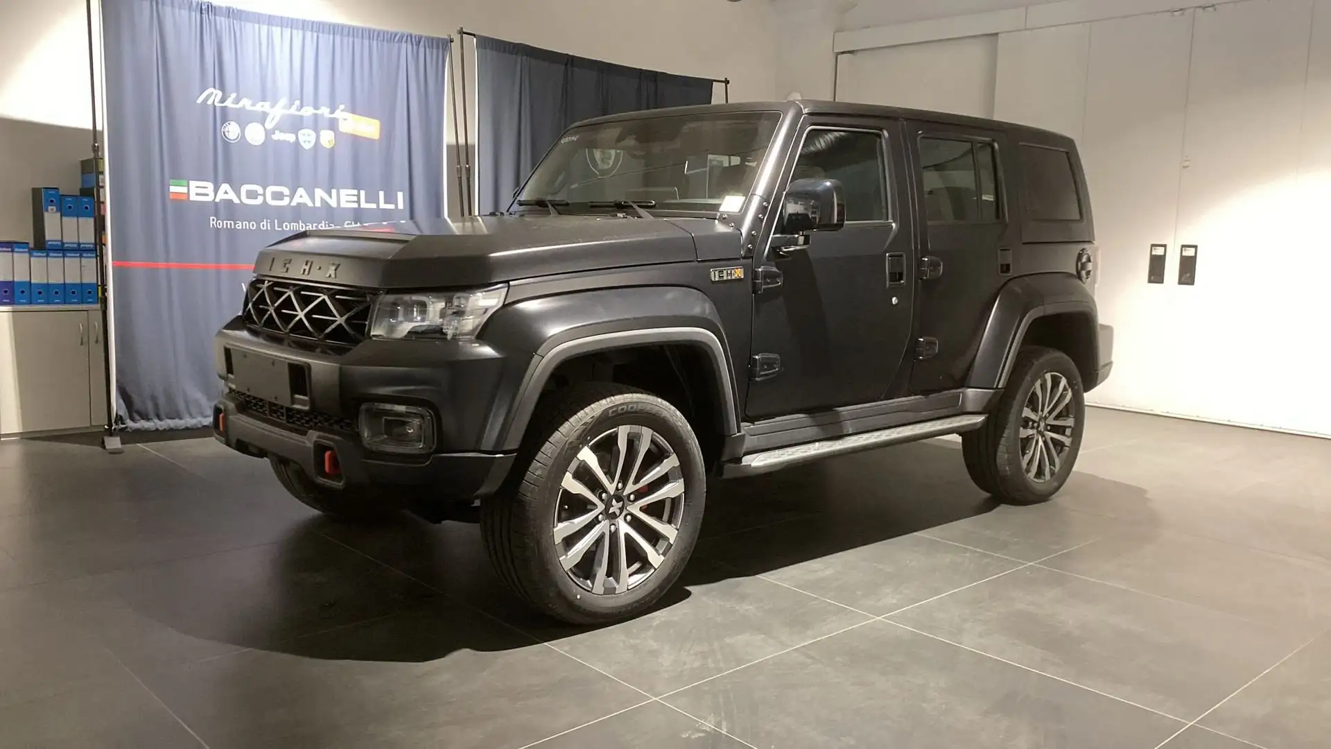 ICH-X K2 2.0 Turbo Diesel Auto 4WD Schwarz - 1