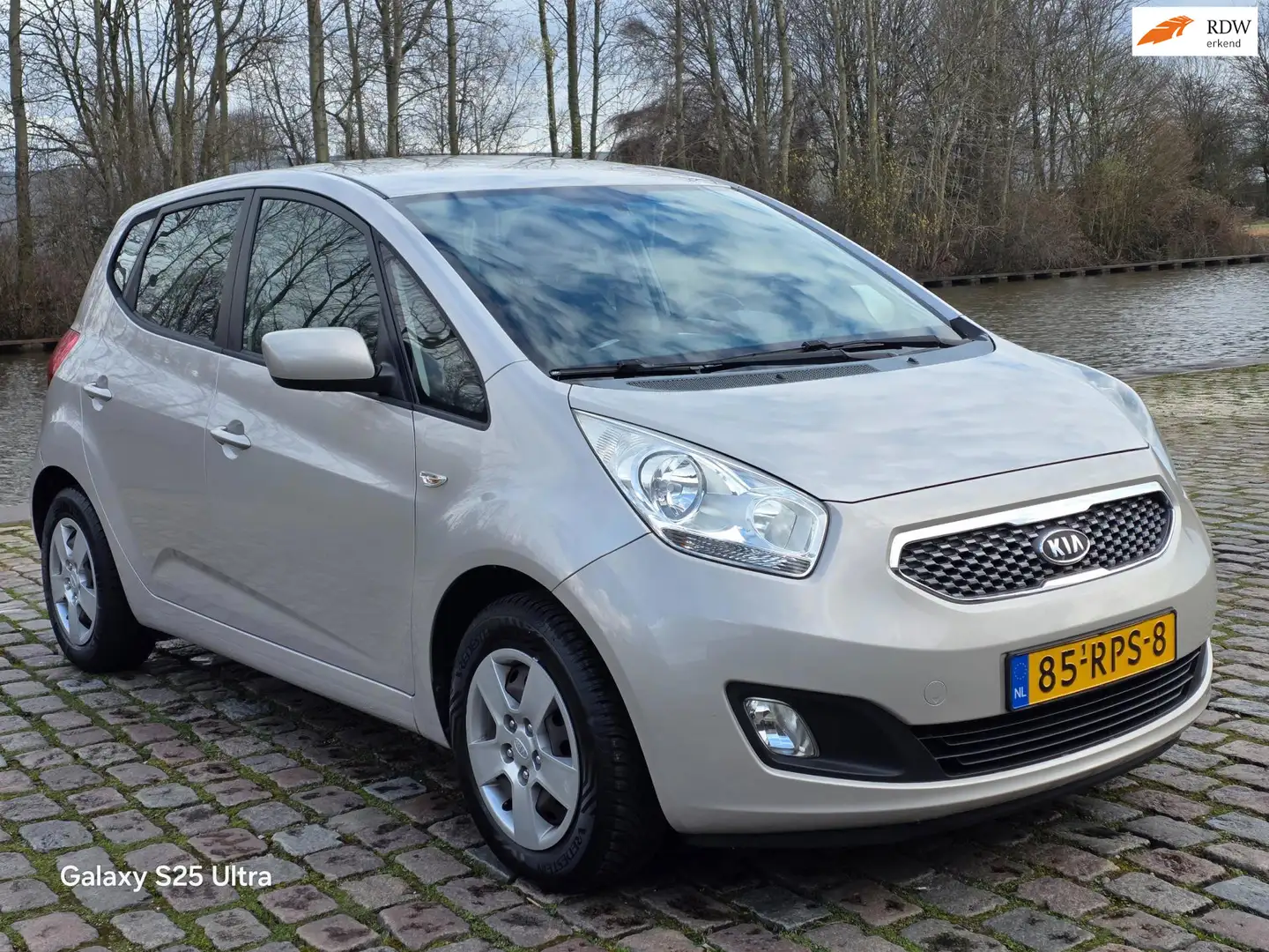 Kia Venga 1.4 CVVT Seven 2e eigenaar dealer onderhouden navi Beige - 1