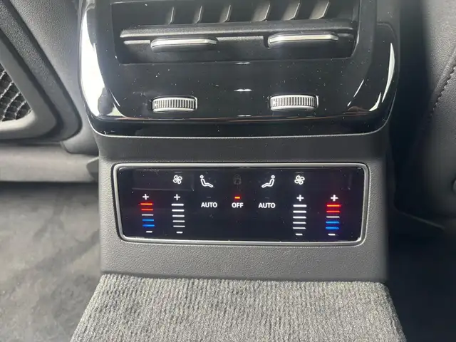 Audi A6 view 12