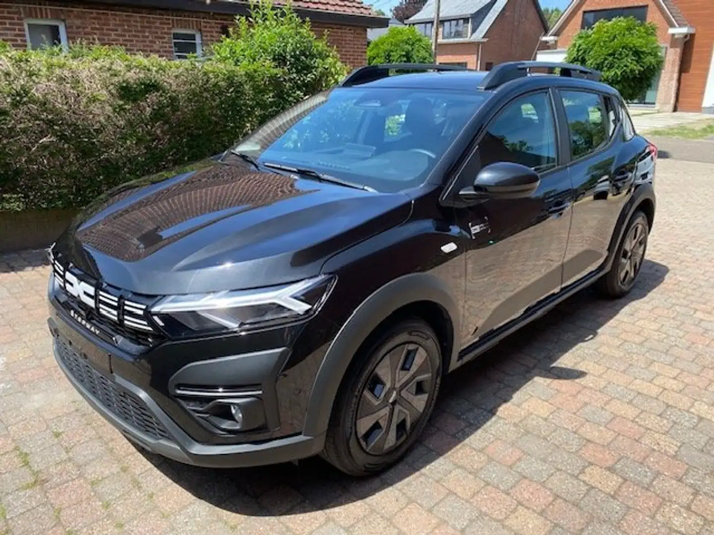 Dacia Sandero stepway automaat garantie 1/2030 Zwart - 1