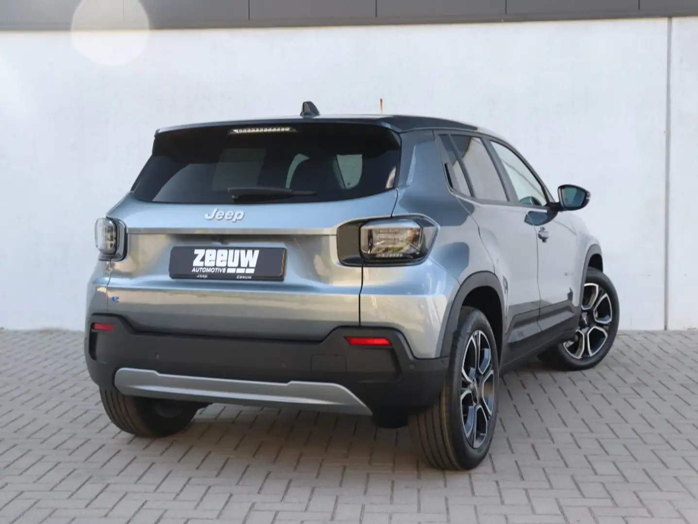 Jeep Avenger Summit 54kWh | Infotainment | Winter | Warmtepomp Grijs - 2