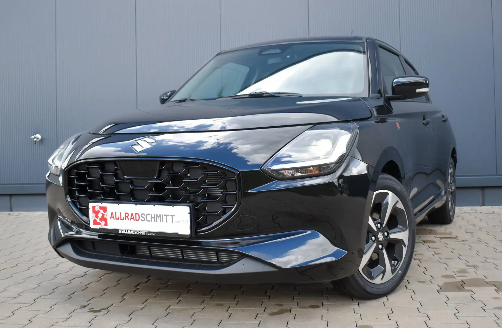 Suzuki Swift Comfort+ 1.2l M/T Dualjet Hybrid Schwarz - 1