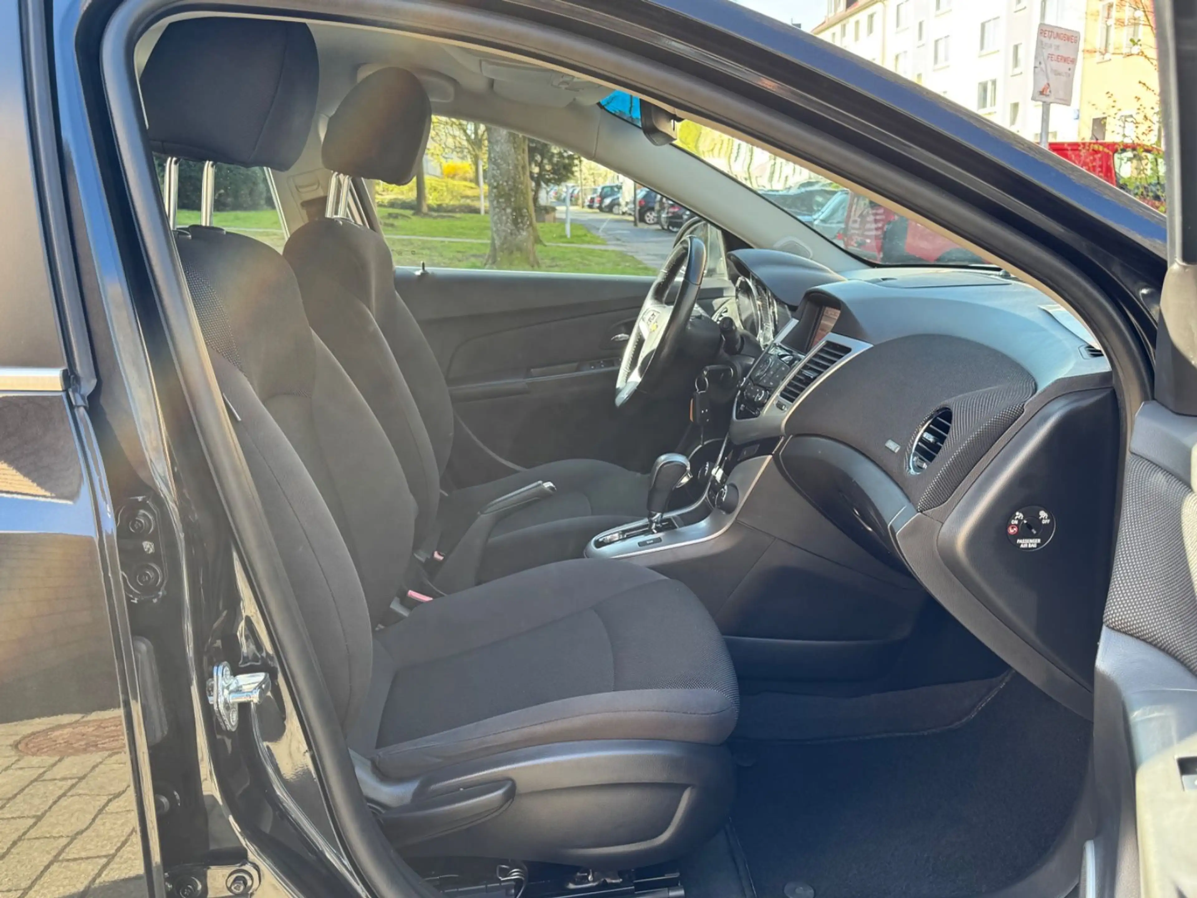 Chevrolet Cruze Hatchback LTZ/AUTOMATIK/104TKM/NAVI/GEPFLE — photo 13