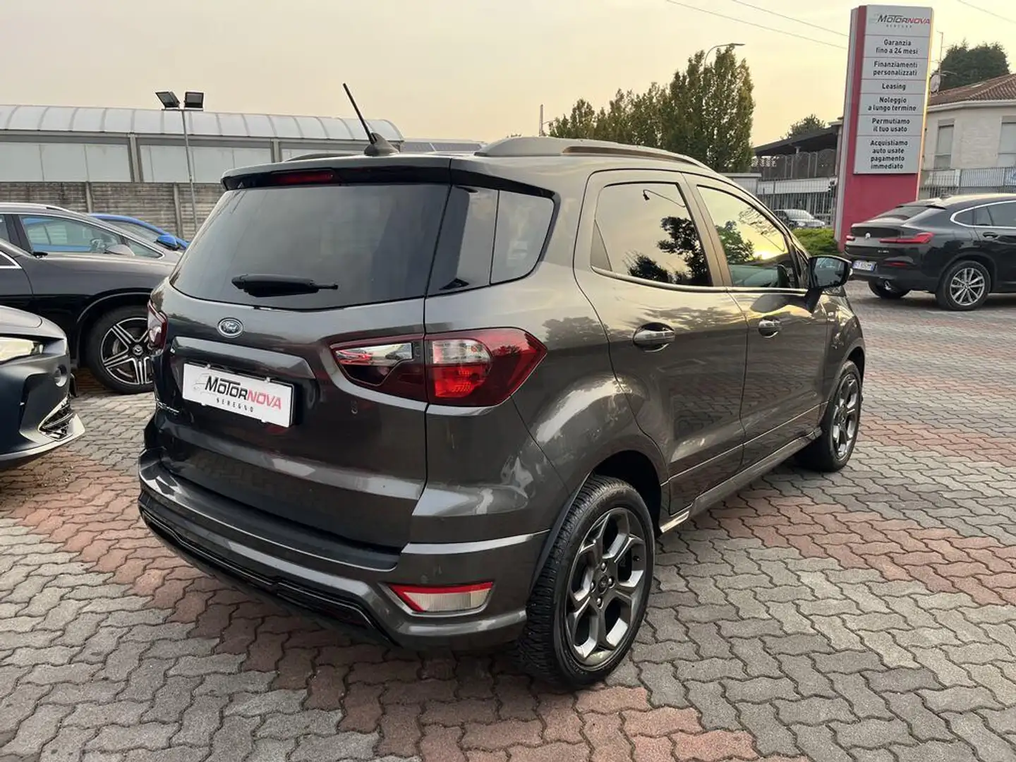 Ford EcoSport 1.0 ecoboost ST-line 100cv my19 Grau - 2